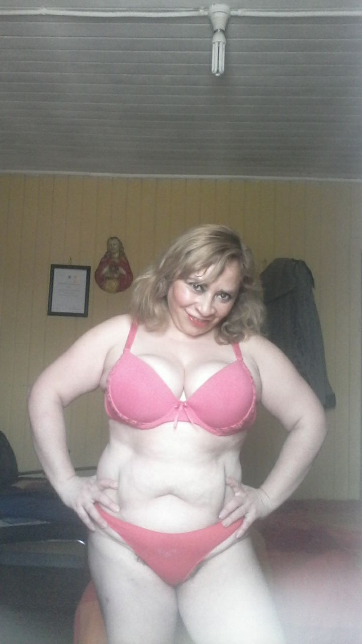 Sara Sanhueza Constanzo - https://www.facebook.com/carmyn.de