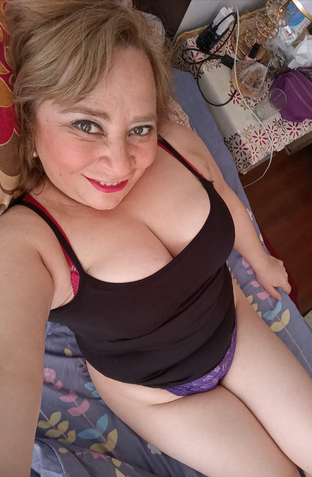 Sara Sanhueza Constanzo - https://www.facebook.com/carmyn.de