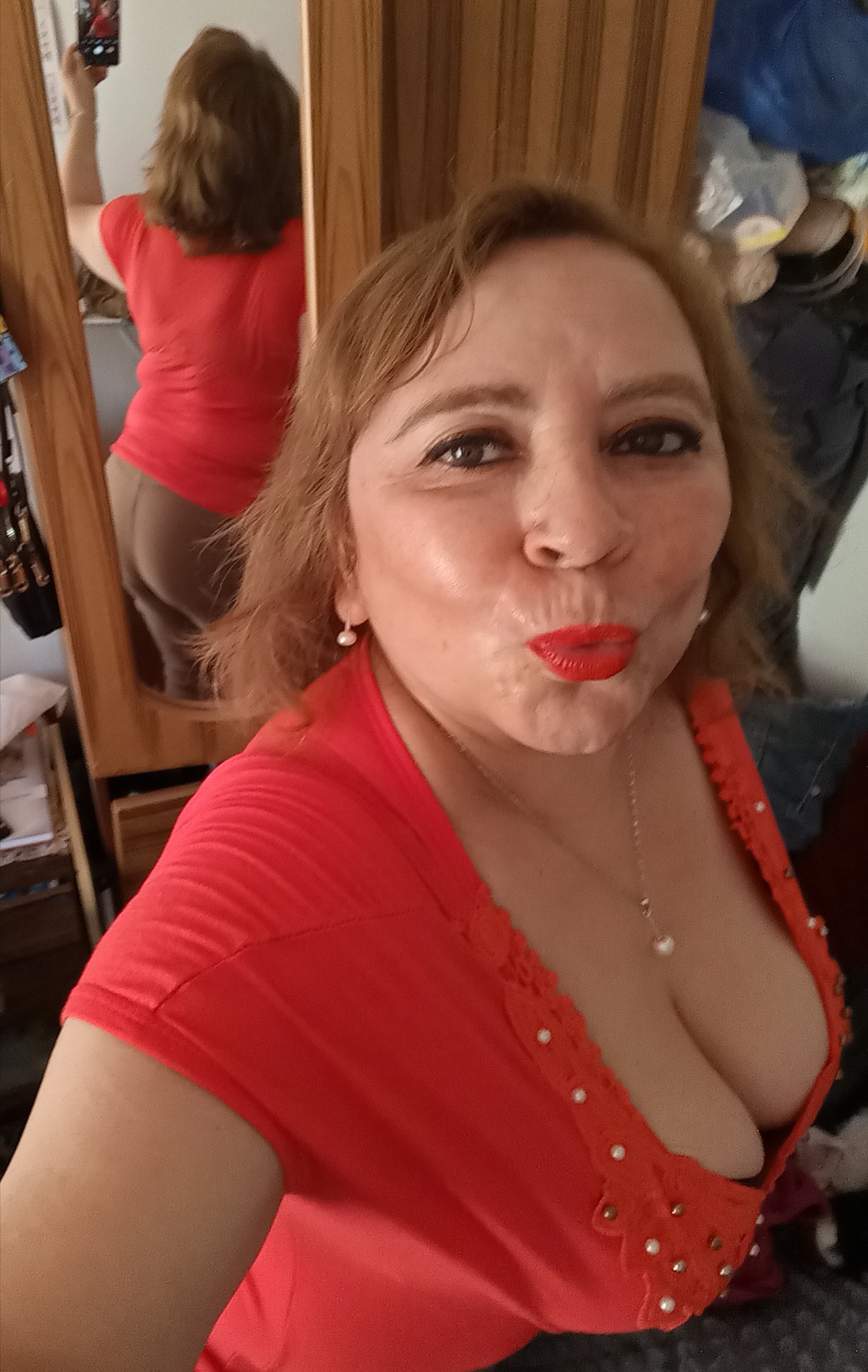 Sara Sanhueza Constanzo - https://www.facebook.com/carmyn.de