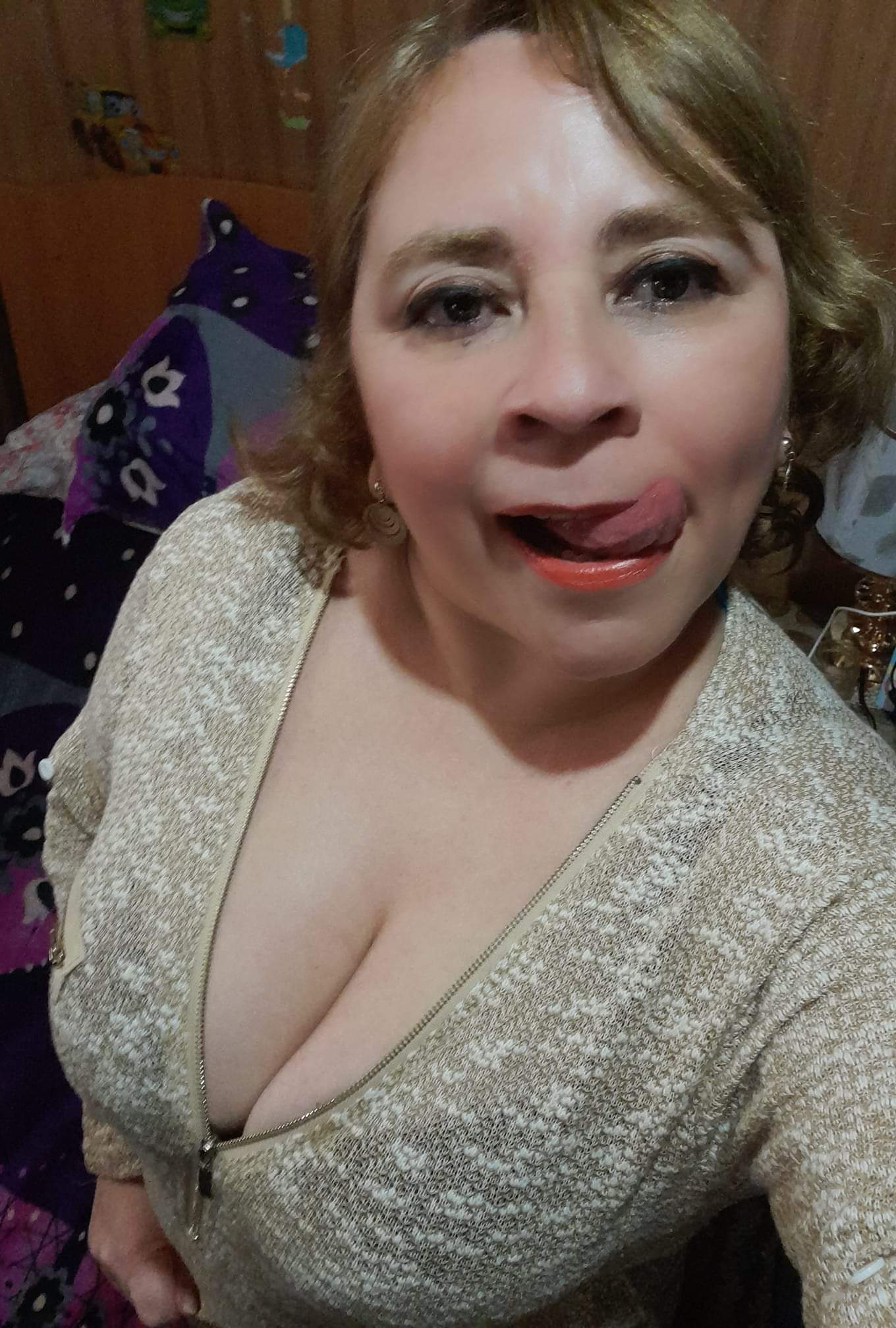 Sara Sanhueza Constanzo - https://www.facebook.com/carmyn.de