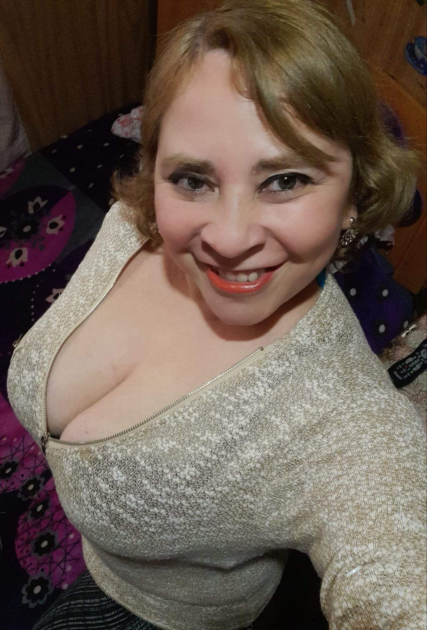 Sara Sanhueza Constanzo - https://www.facebook.com/carmyn.de