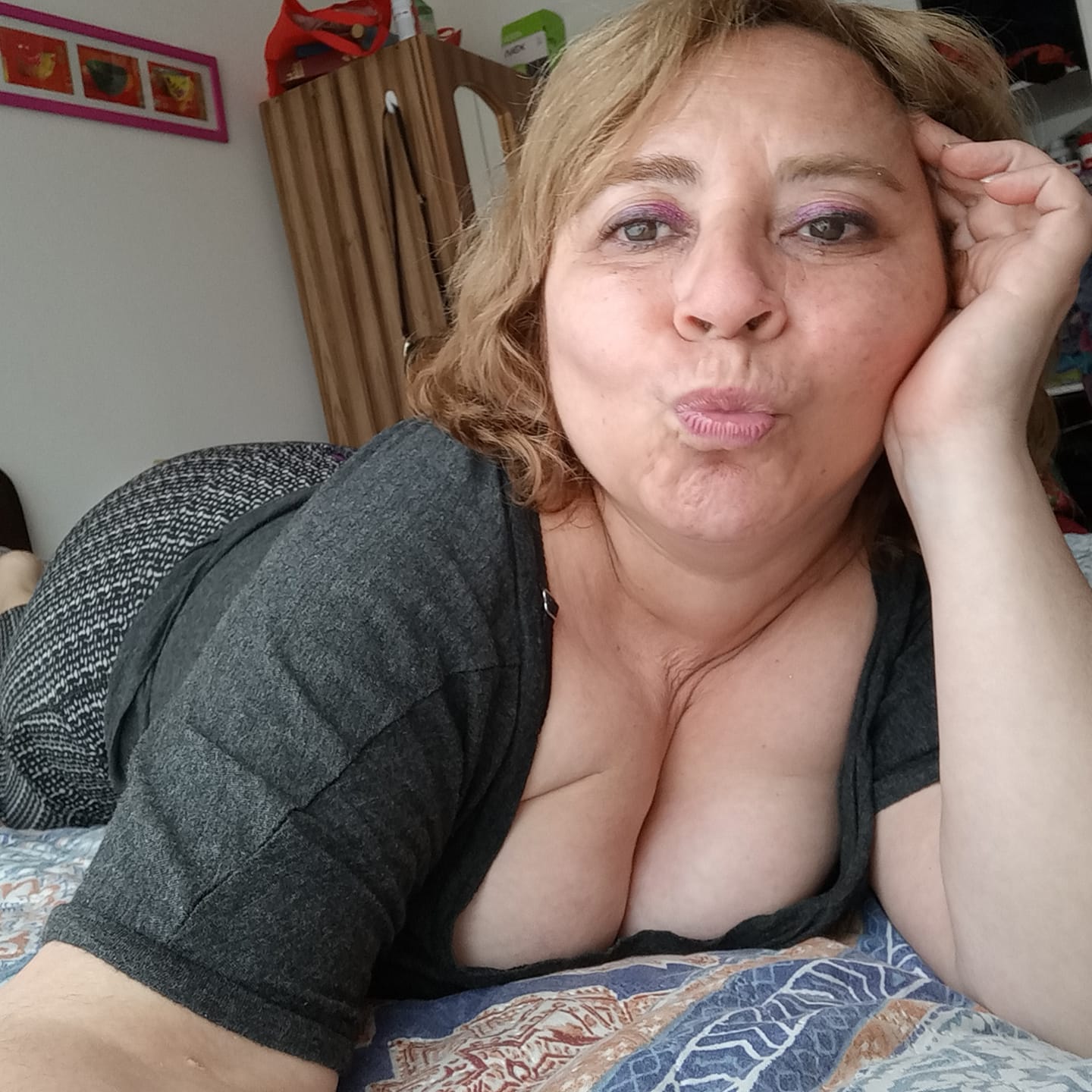 Sara Sanhueza Constanzo - https://www.facebook.com/carmyn.de