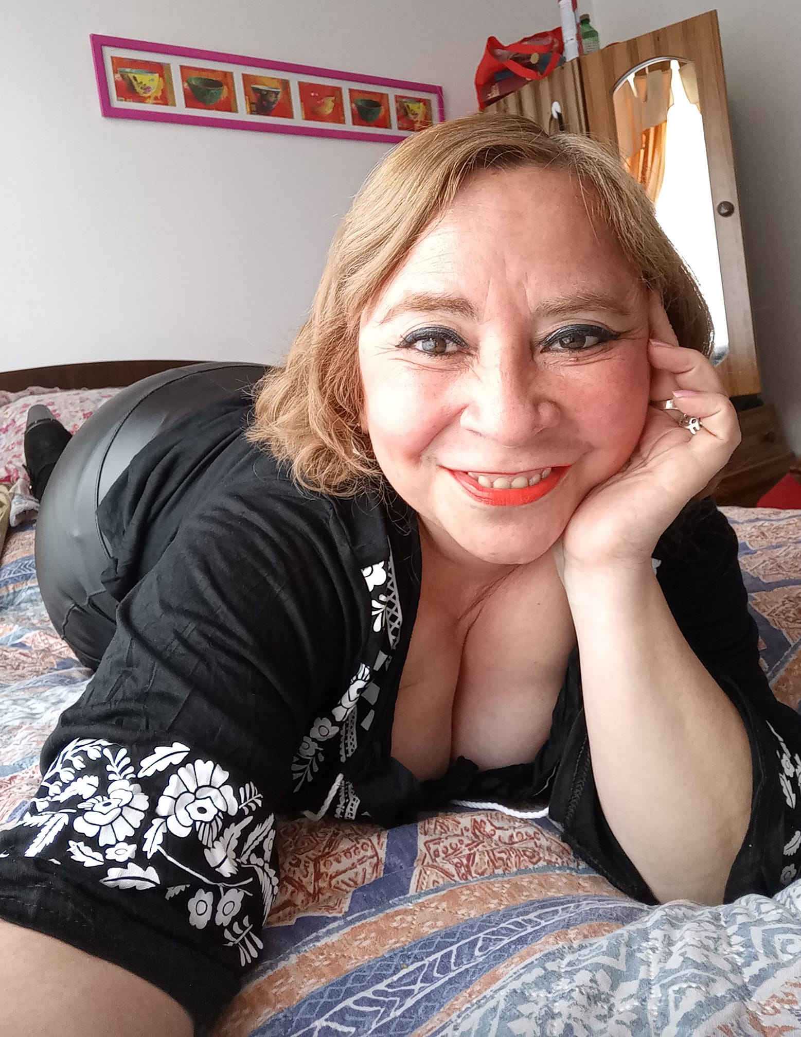 Sara Sanhueza Constanzo - https://www.facebook.com/carmyn.de