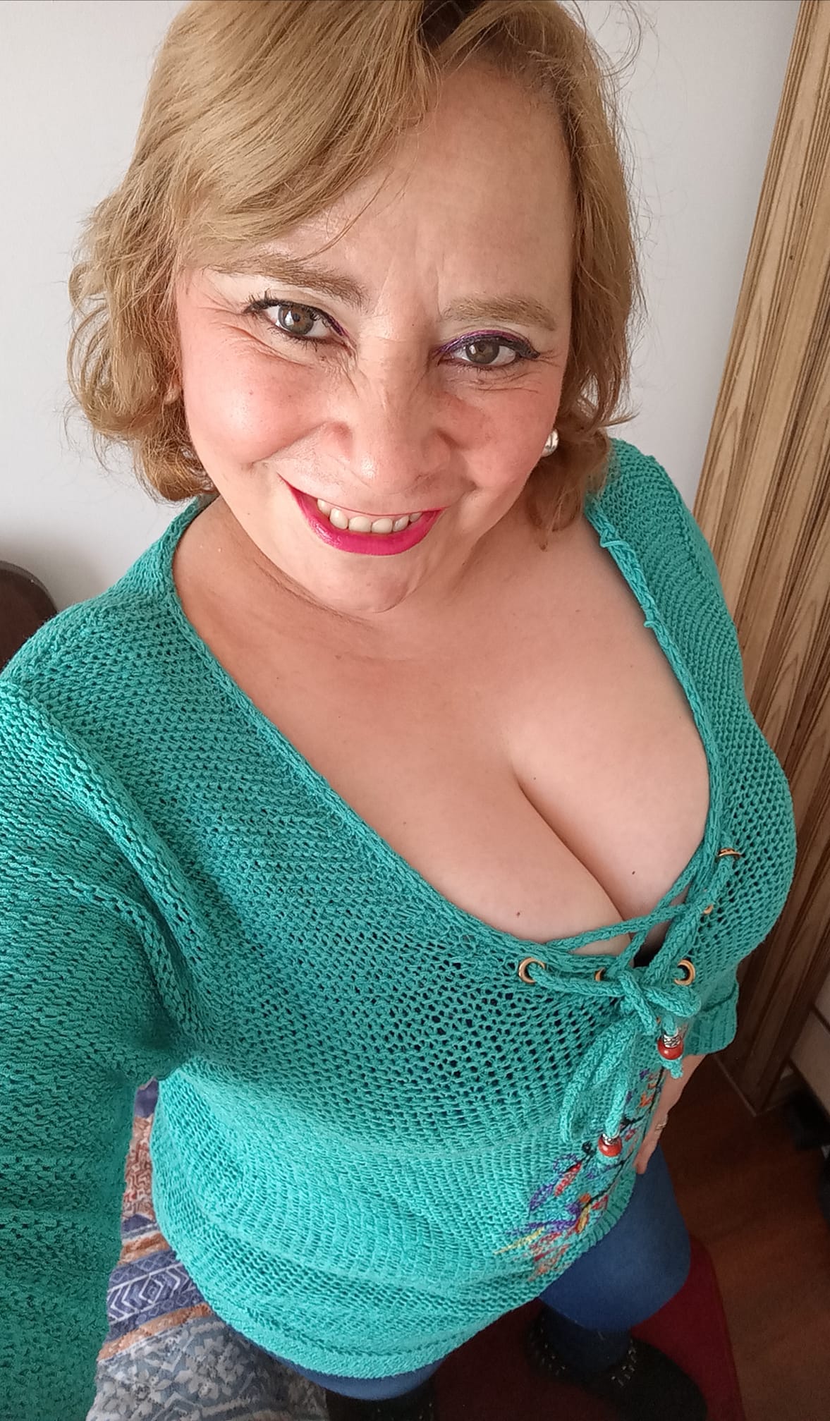 Sara Sanhueza Constanzo - https://www.facebook.com/carmyn.de