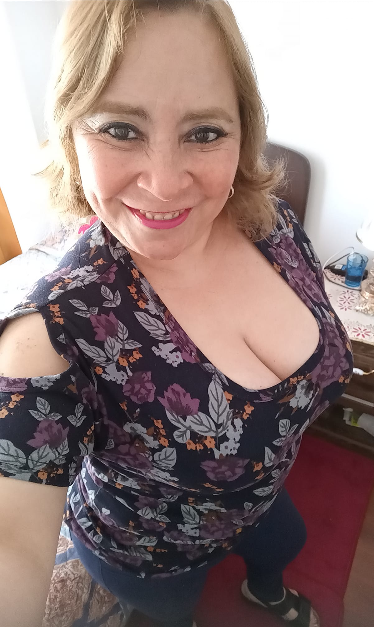 Sara Sanhueza Constanzo - https://www.facebook.com/carmyn.de