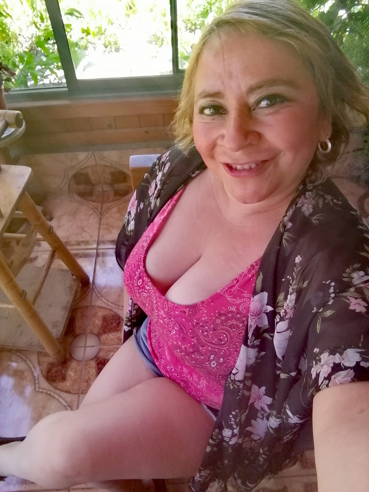 Sara Sanhueza Constanzo - https://www.facebook.com/carmyn.de