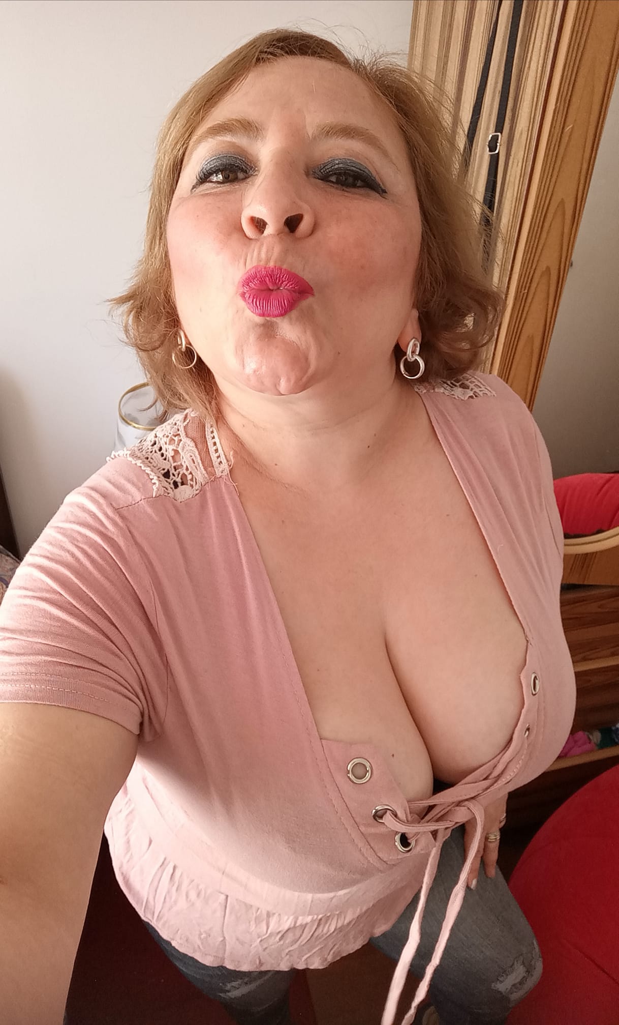 Sara Sanhueza Constanzo - https://www.facebook.com/carmyn.de