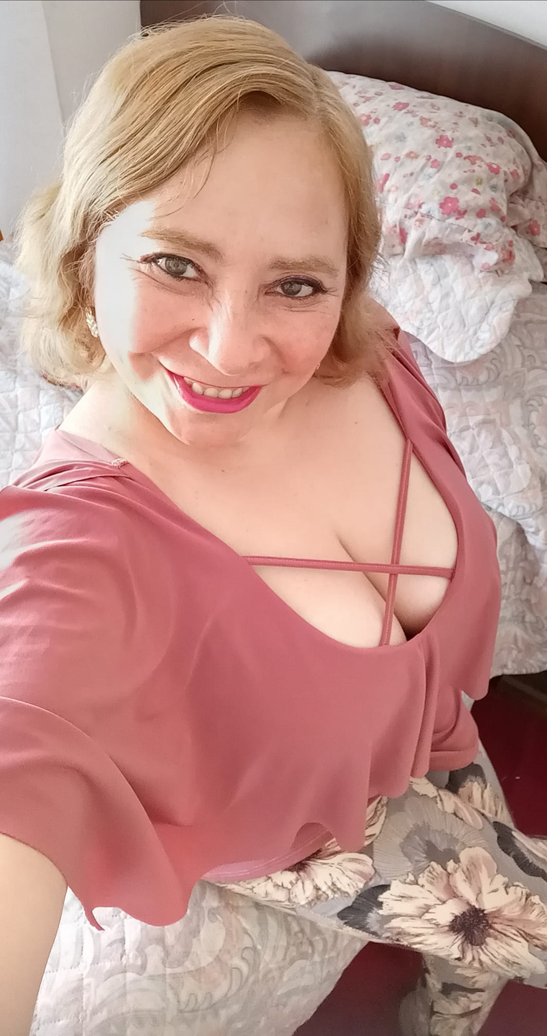 Sara Sanhueza Constanzo - https://www.facebook.com/carmyn.de