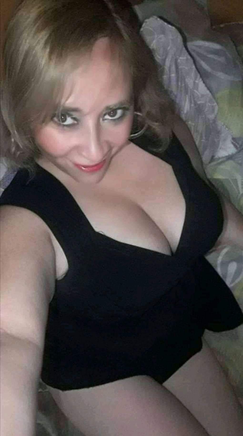 Sara Sanhueza Constanzo - https://www.facebook.com/carmyn.de