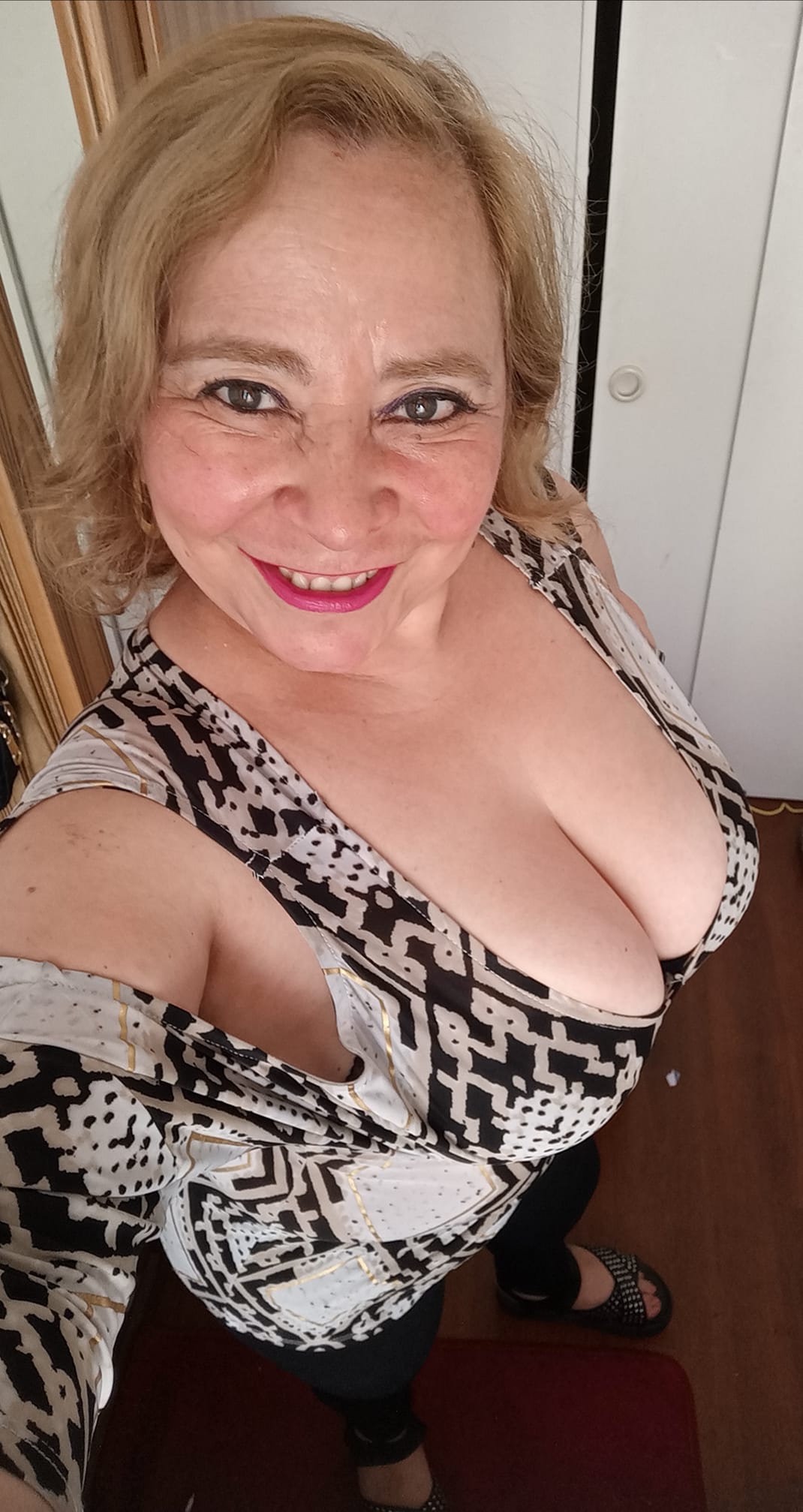 Sara Sanhueza Constanzo - https://www.facebook.com/carmyn.de