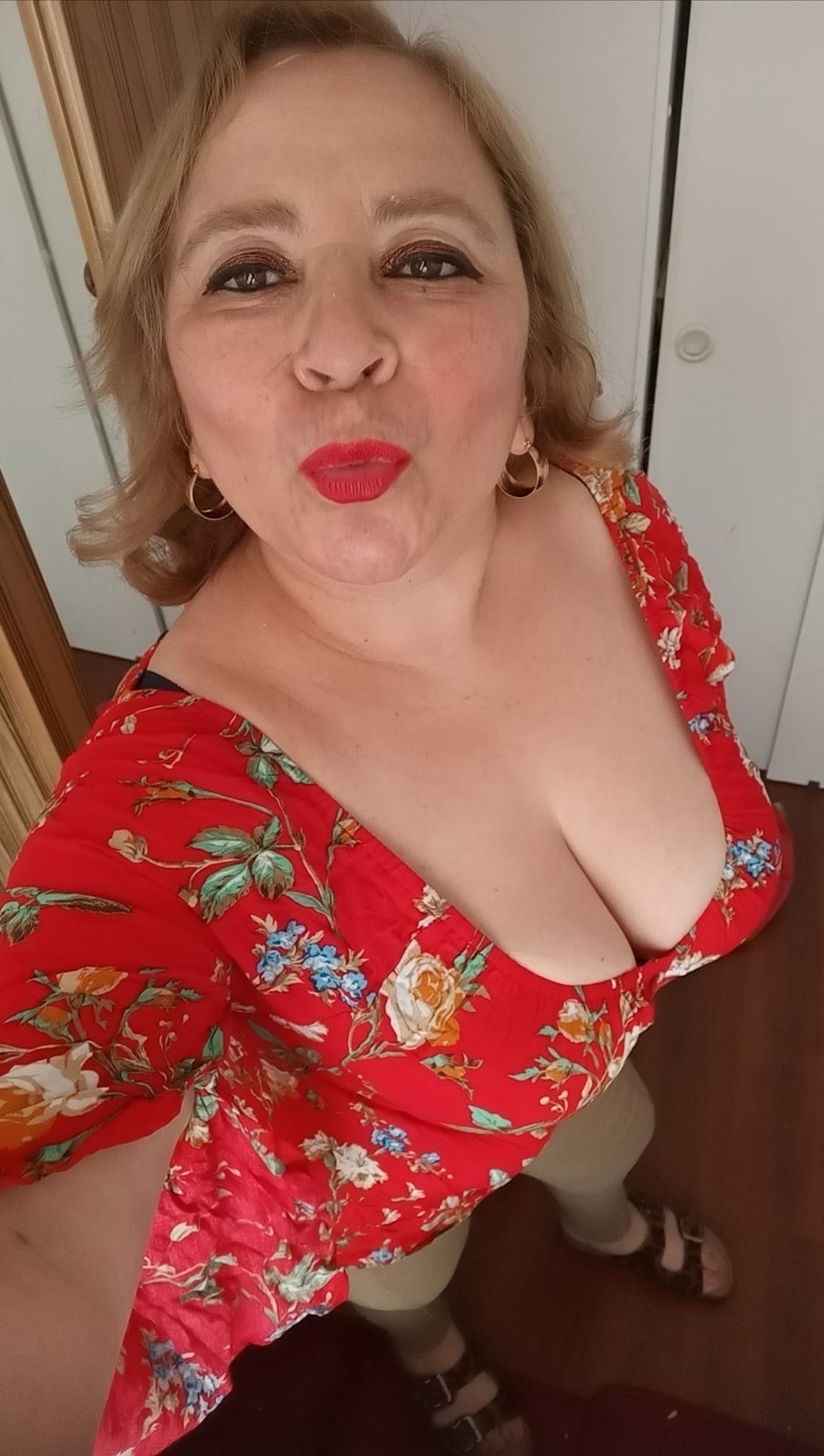 Sara Sanhueza Constanzo - https://www.facebook.com/carmyn.de