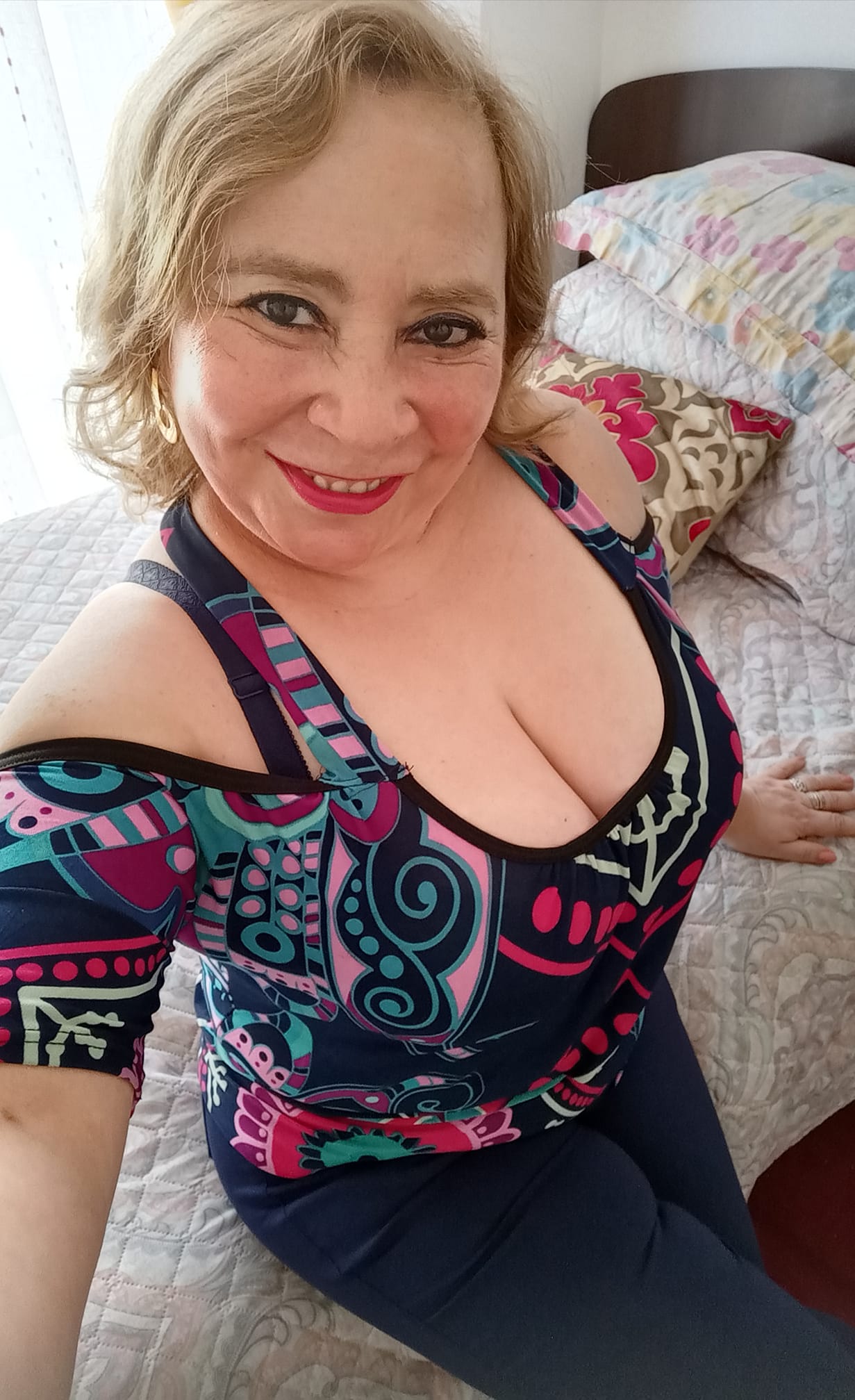 Sara Sanhueza Constanzo - https://www.facebook.com/carmyn.de