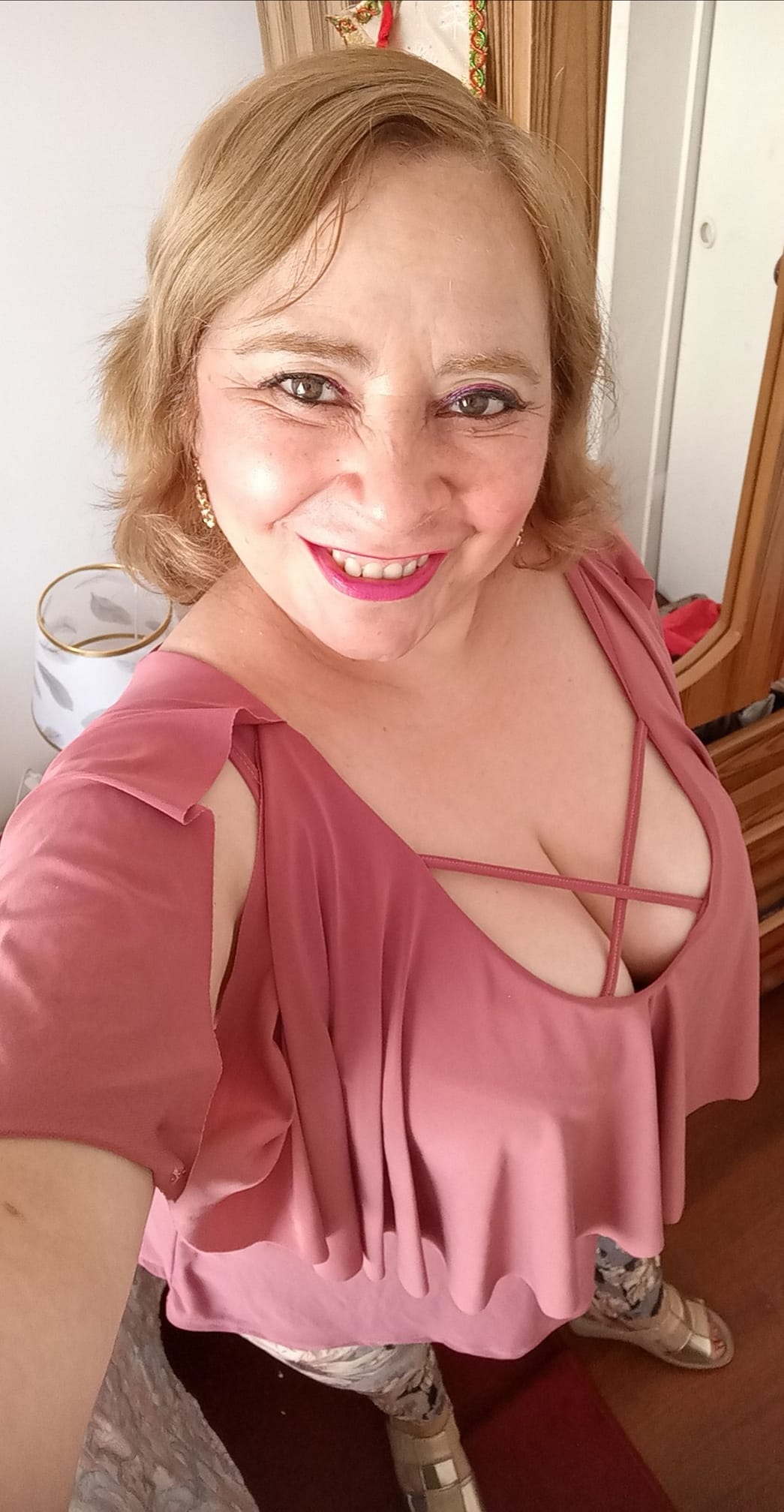 Sara Sanhueza Constanzo - https://www.facebook.com/carmyn.de