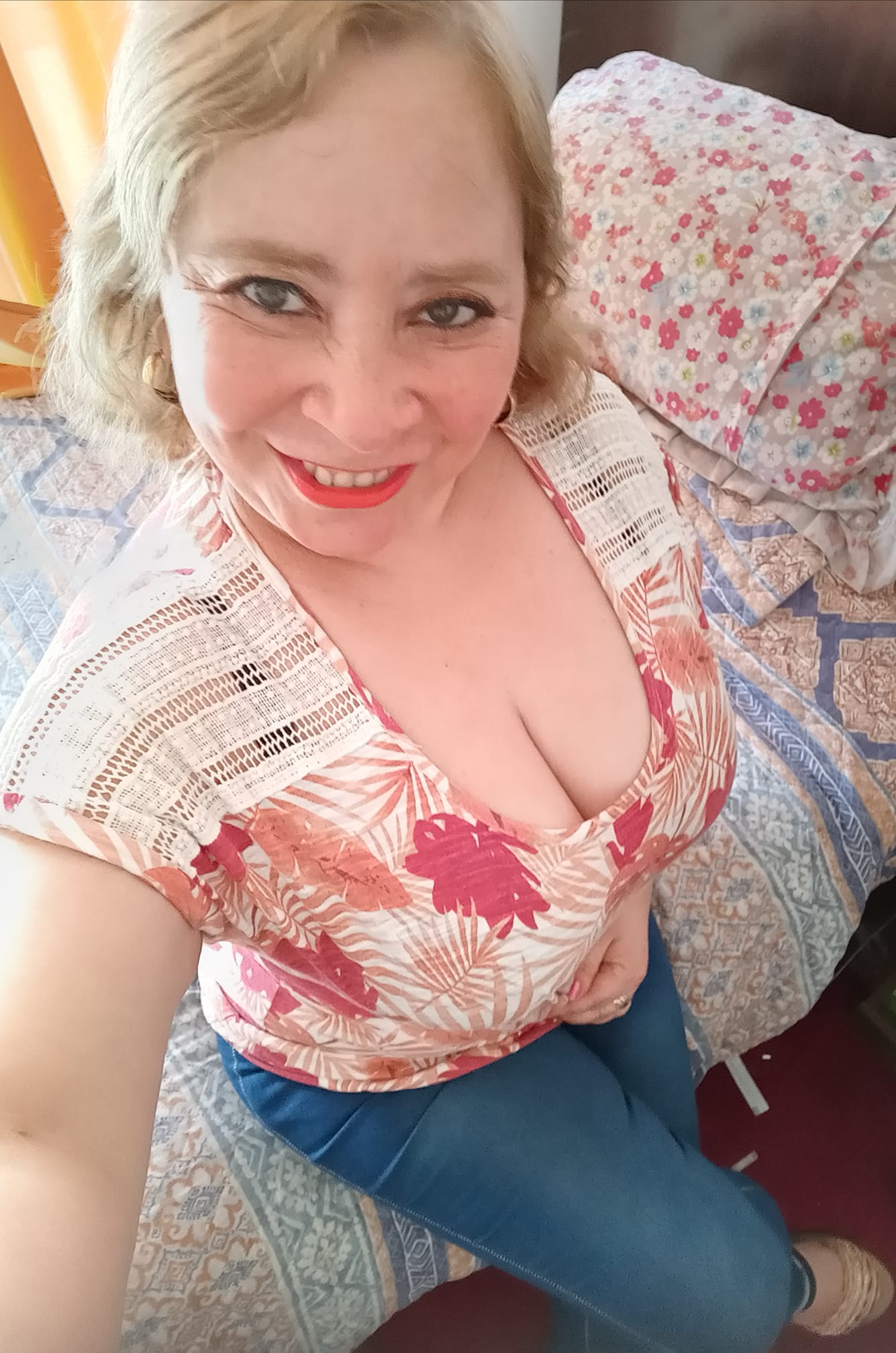 Sara Sanhueza Constanzo - https://www.facebook.com/carmyn.de