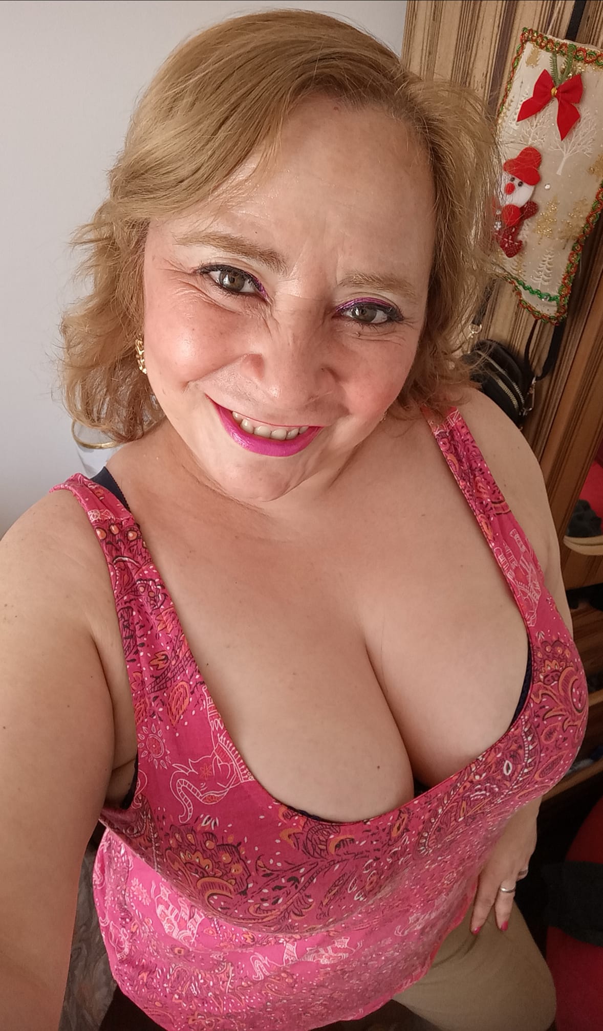 Sara Sanhueza Constanzo - https://www.facebook.com/carmyn.de