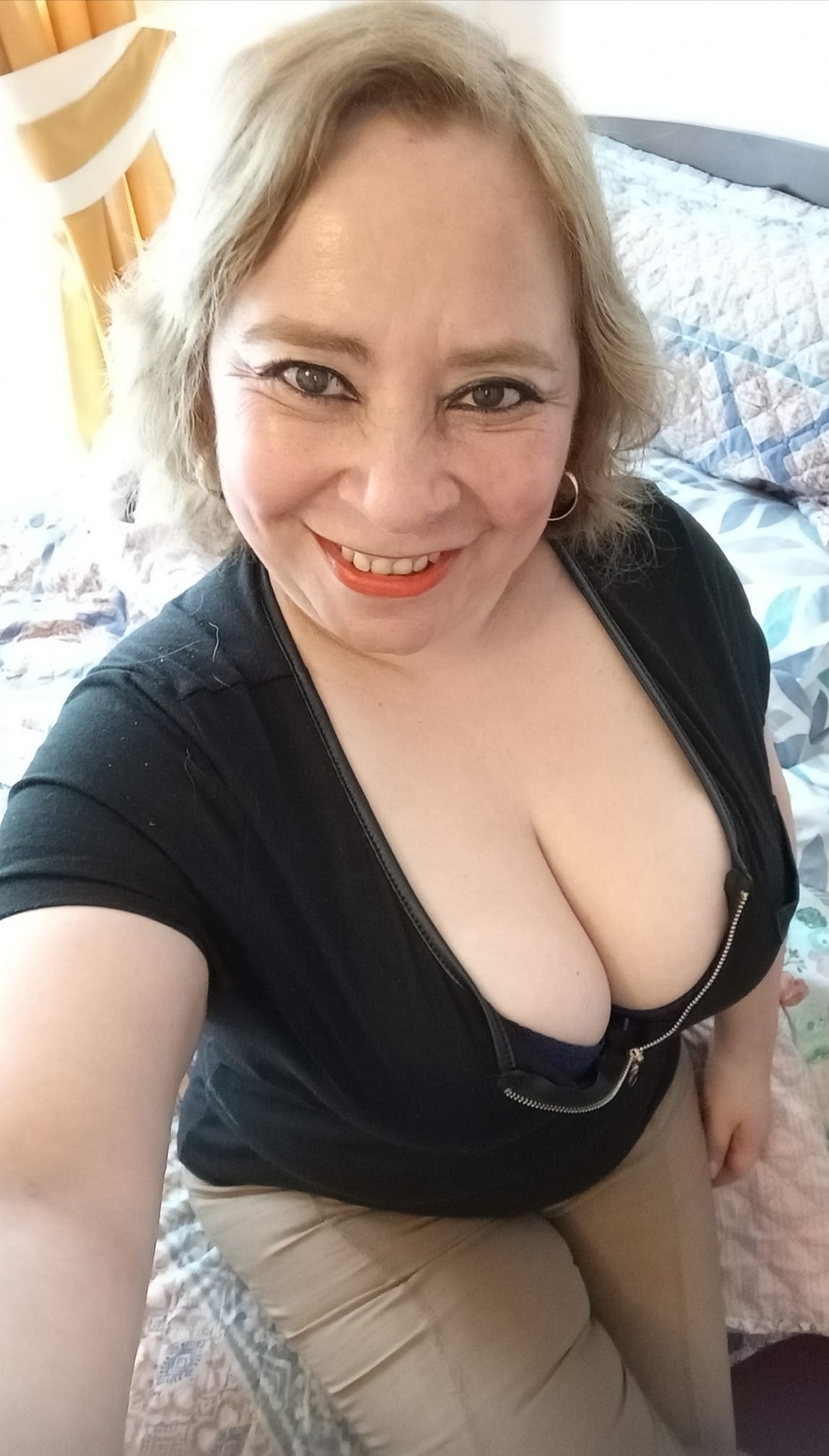 Sara Sanhueza Constanzo - https://www.facebook.com/carmyn.de