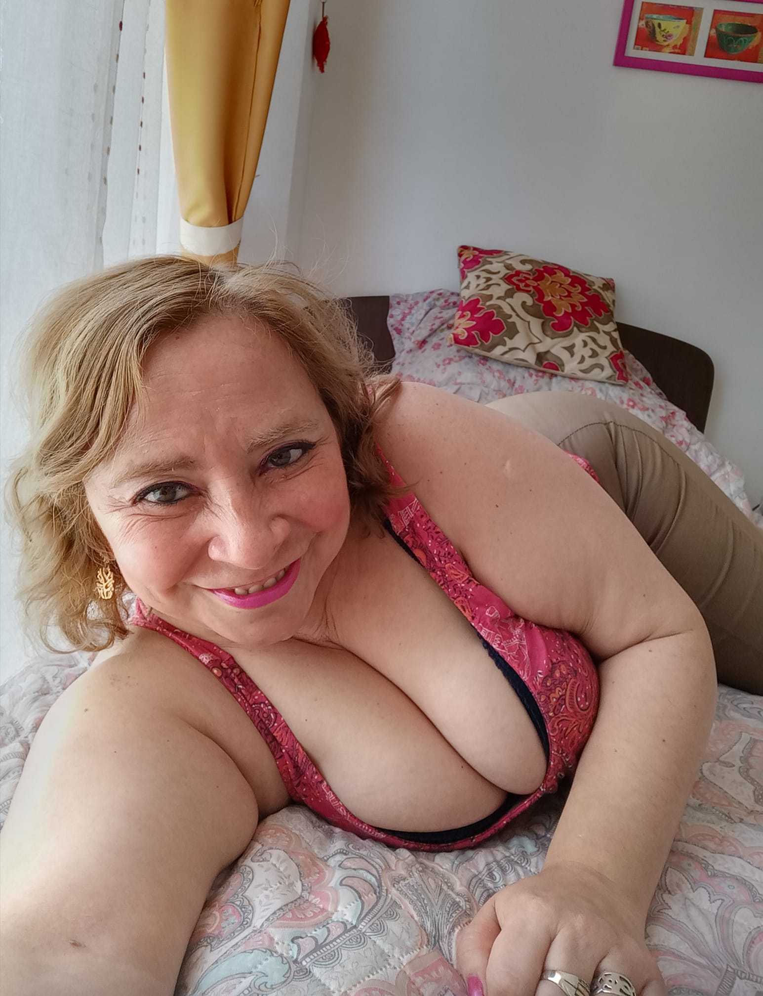 Sara Sanhueza Constanzo - https://www.facebook.com/carmyn.de