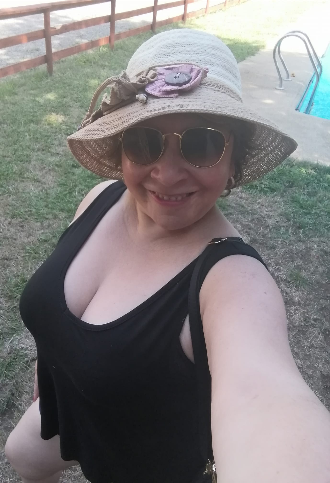 Sara Sanhueza Constanzo - https://www.facebook.com/carmyn.de