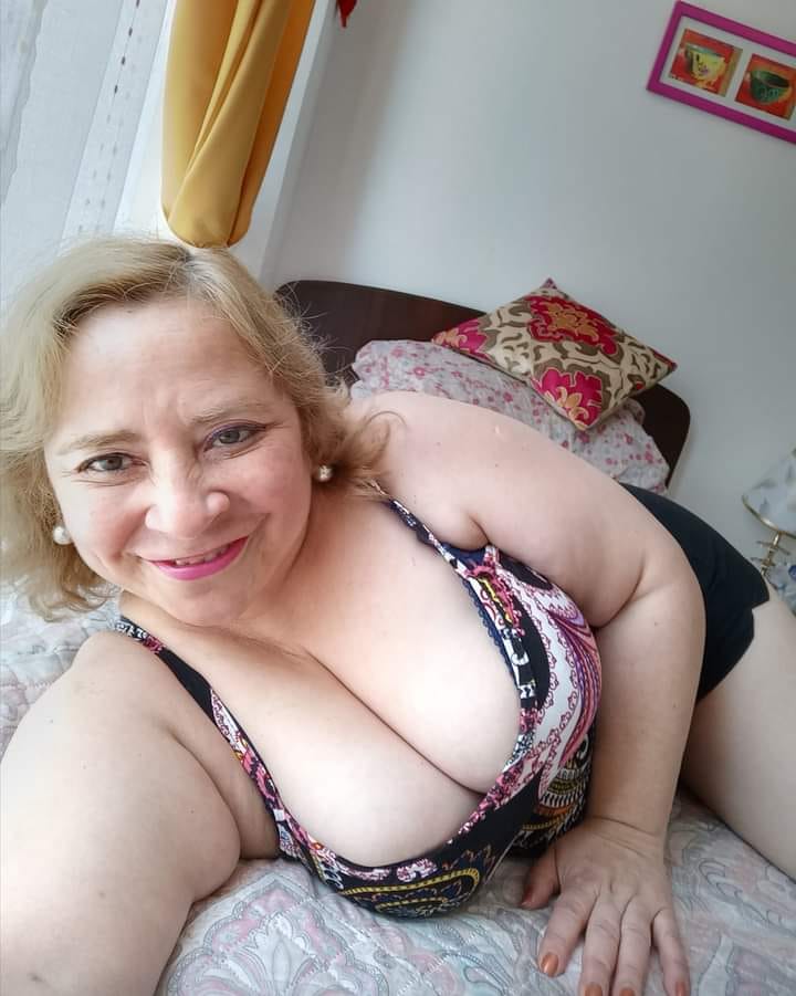 Sara Sanhueza Constanzo - https://www.facebook.com/carmyn.de