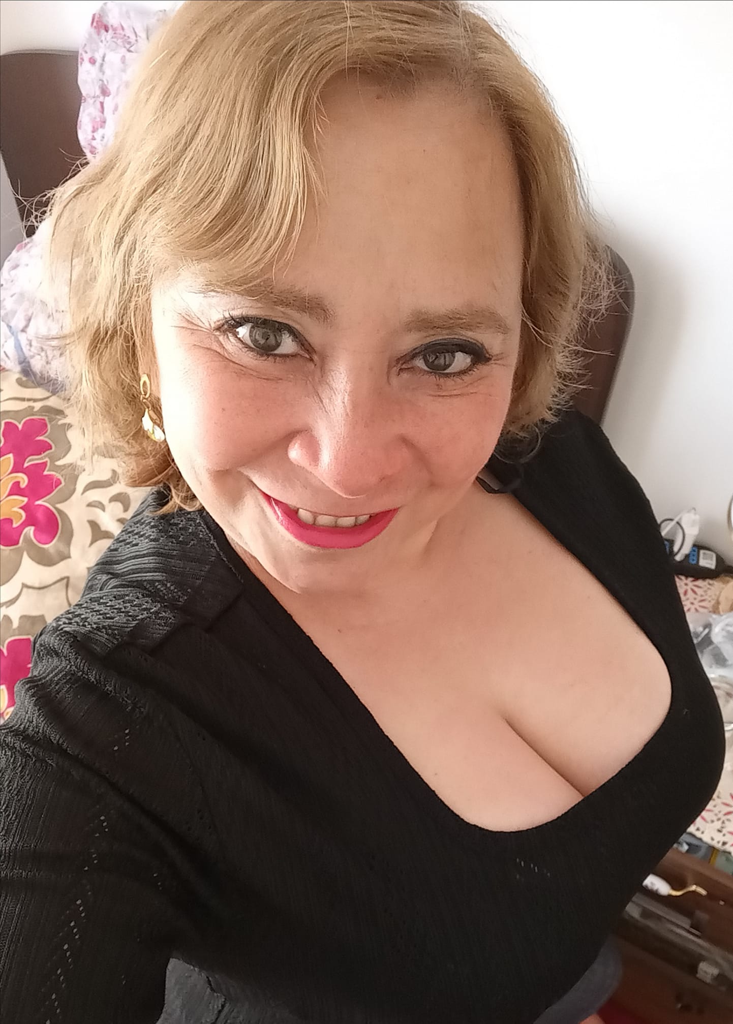 Sara Sanhueza Constanzo - https://www.facebook.com/carmyn.de