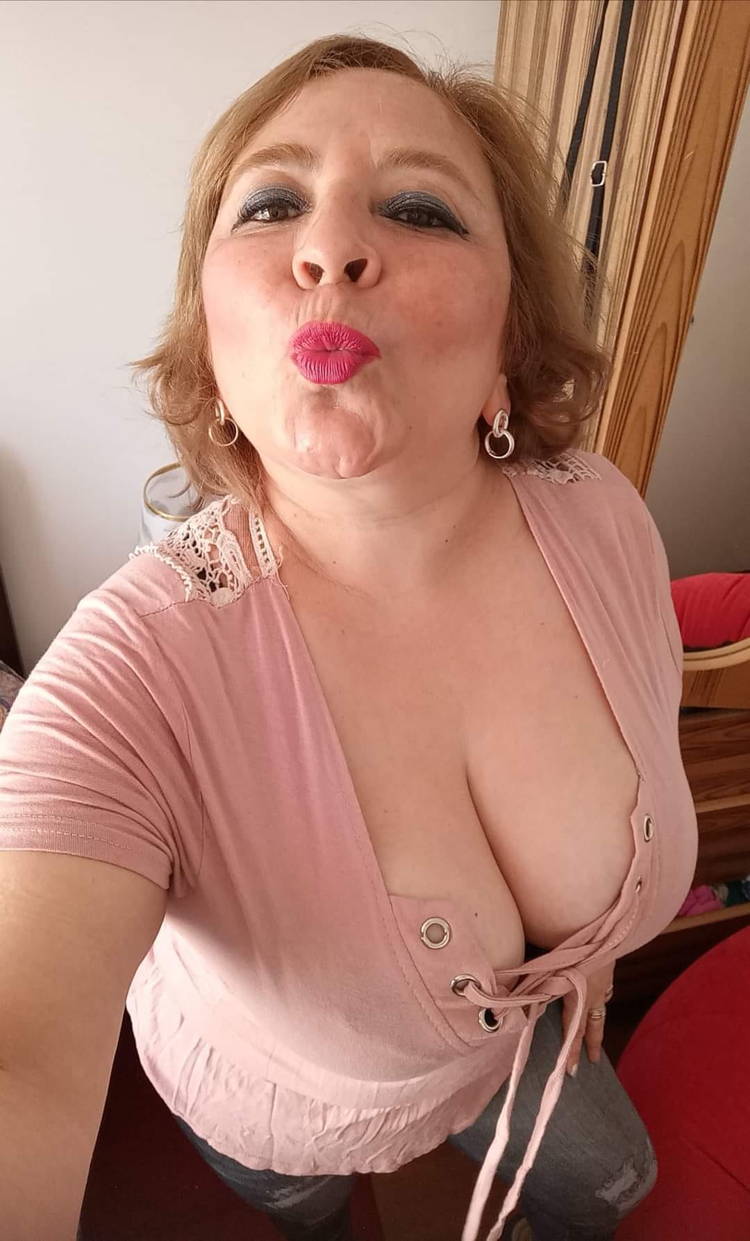 Sara Sanhueza Constanzo - https://www.facebook.com/carmyn.de