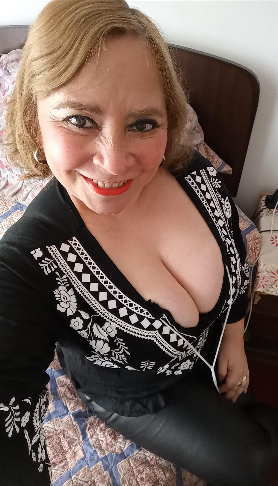 Sara Sanhueza Constanzo - https://www.facebook.com/carmyn.de