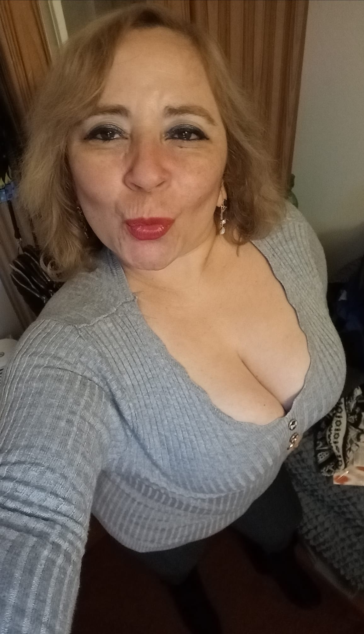 Sara Sanhueza Constanzo - https://www.facebook.com/carmyn.de