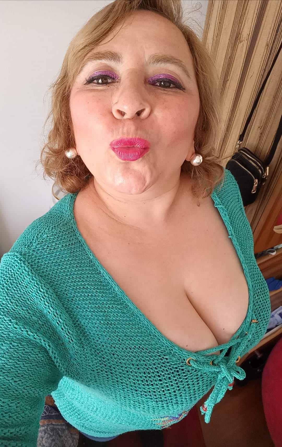 Sara Sanhueza Constanzo - https://www.facebook.com/carmyn.de