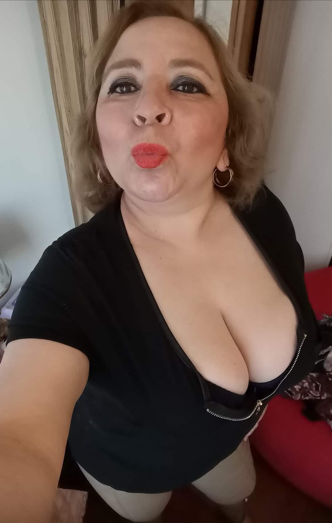 Sara Sanhueza Constanzo - https://www.facebook.com/carmyn.de