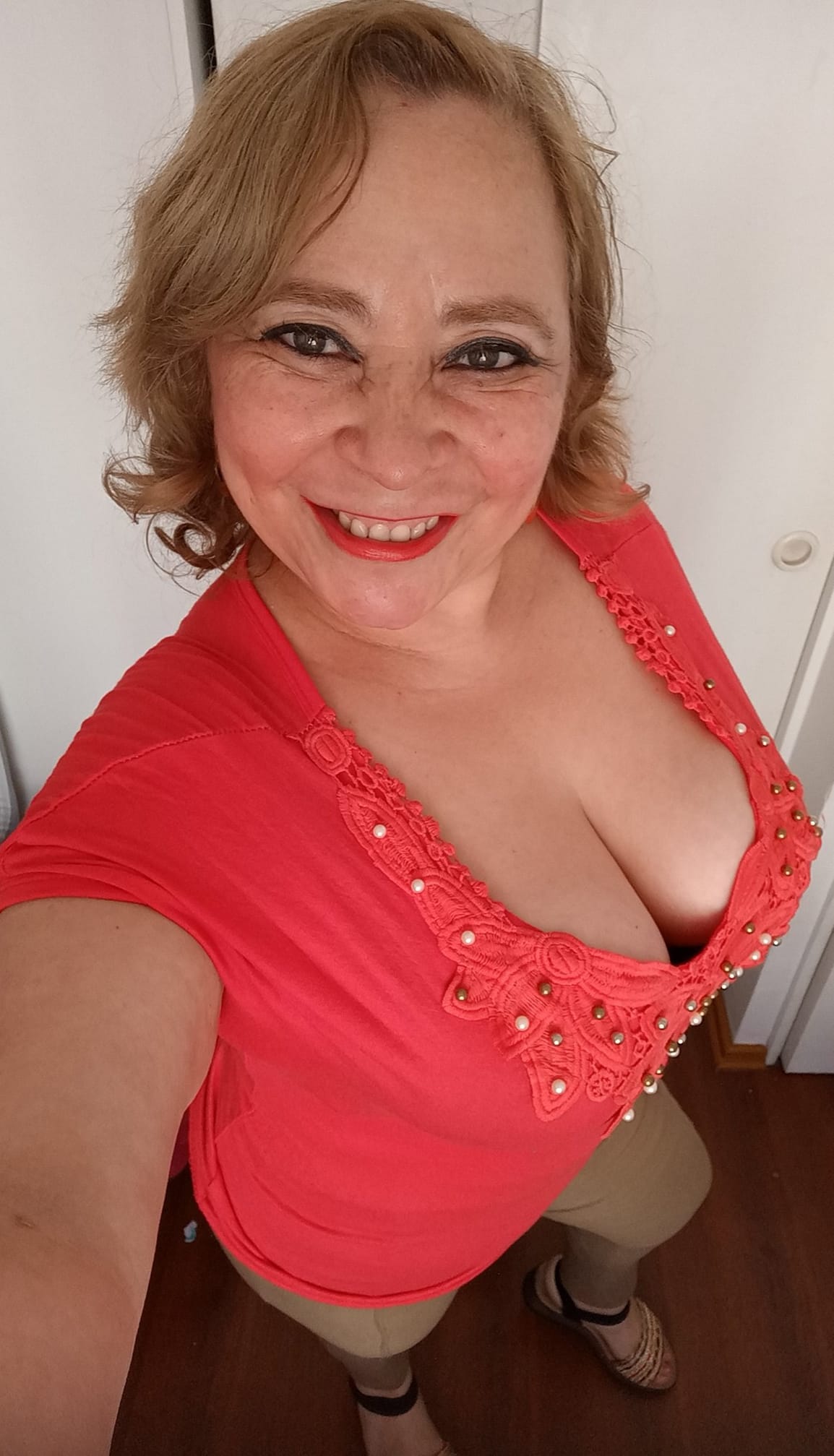 Sara Sanhueza Constanzo - https://www.facebook.com/carmyn.de