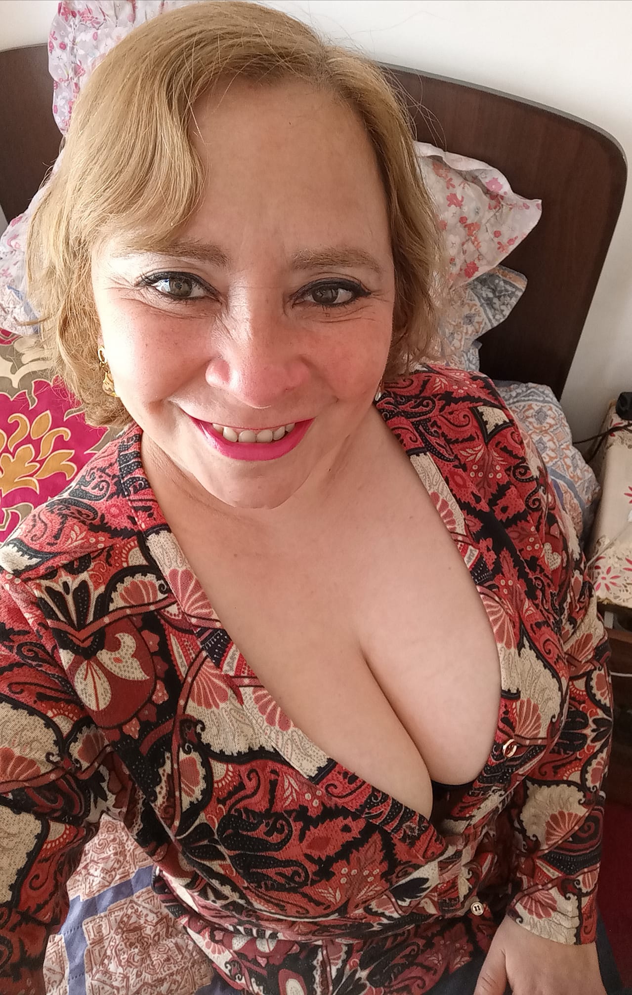 Sara Sanhueza Constanzo - https://www.facebook.com/carmyn.de