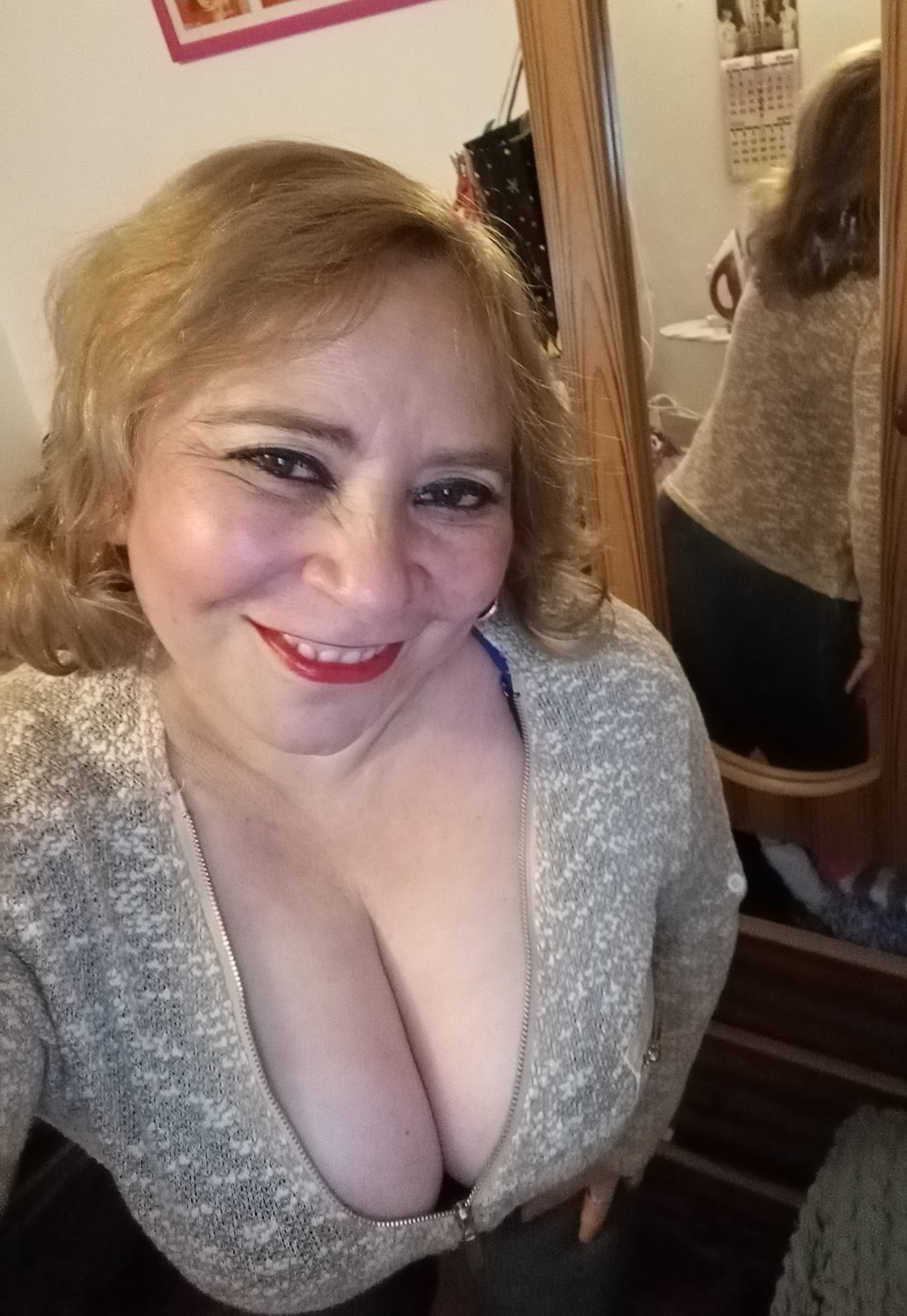 Sara Sanhueza Constanzo - https://www.facebook.com/carmyn.de