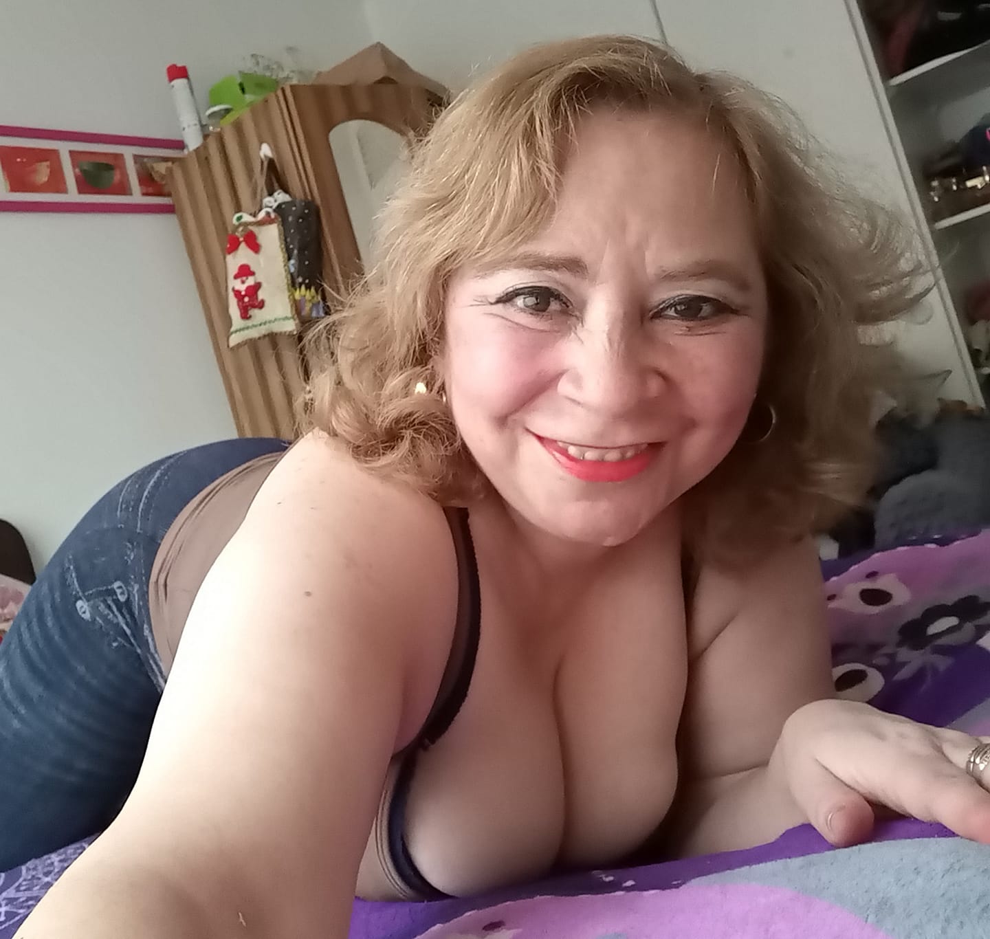 Sara Sanhueza Constanzo - https://www.facebook.com/carmyn.de