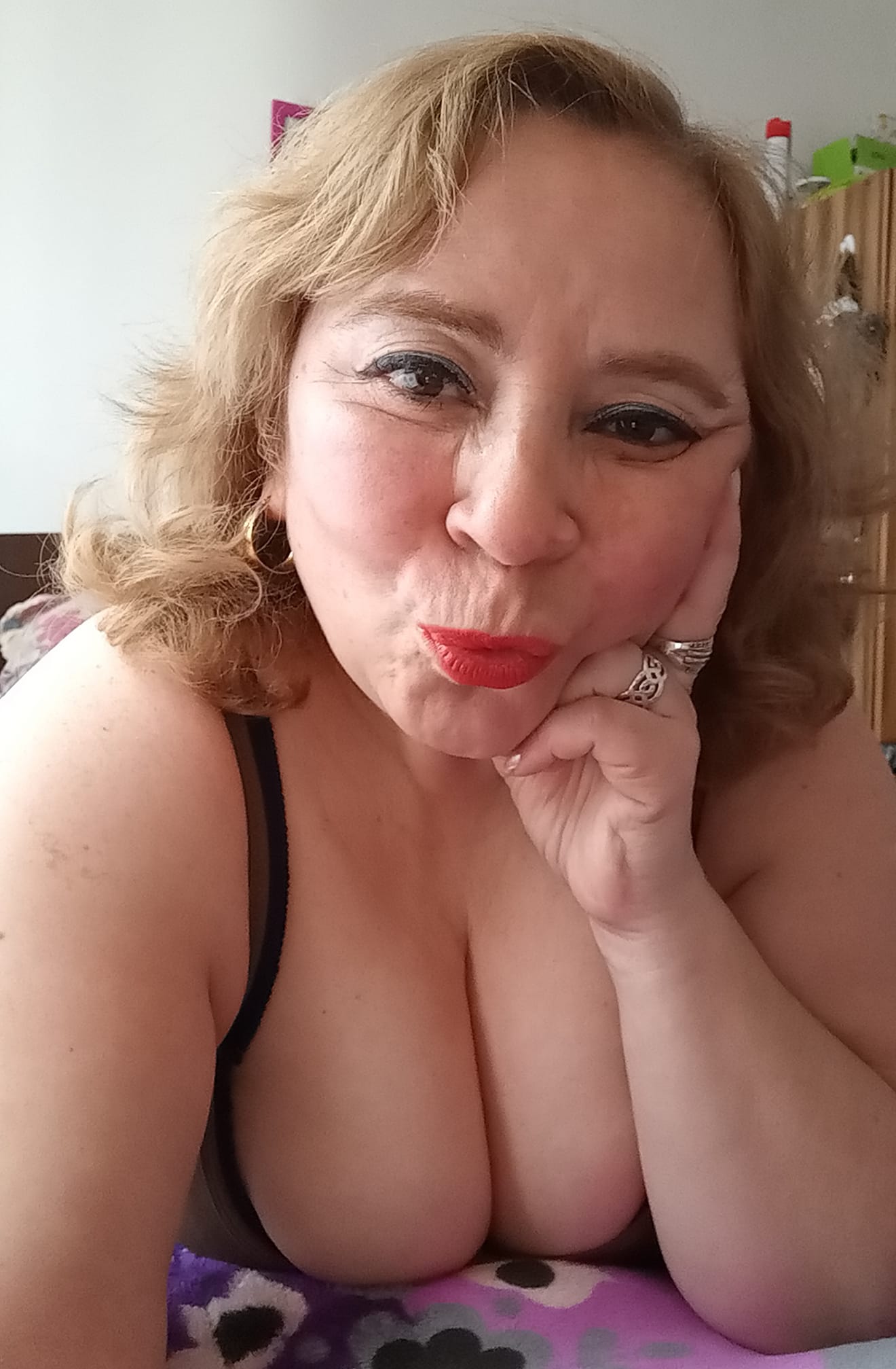 Sara Sanhueza Constanzo - https://www.facebook.com/carmyn.de