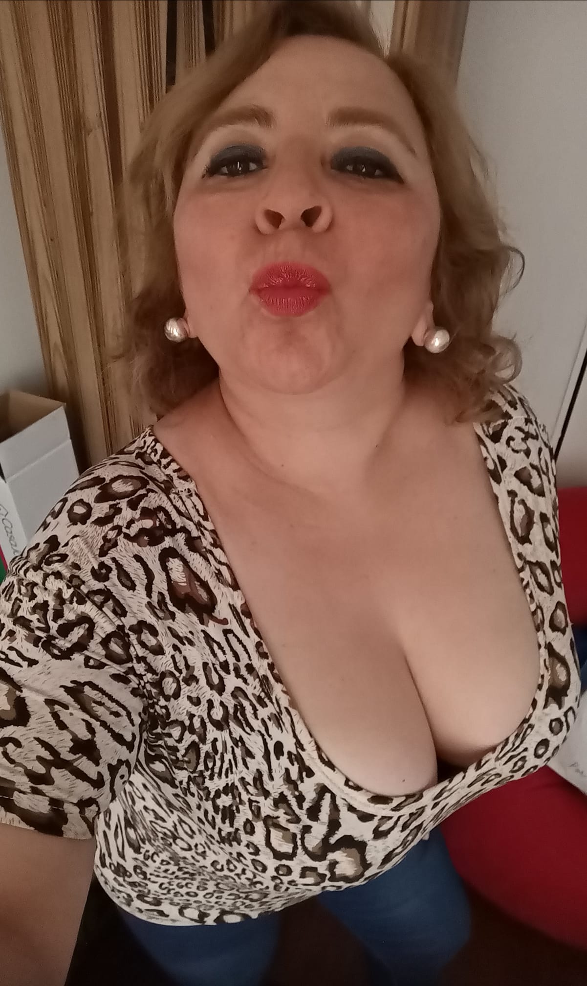 Sara Sanhueza Constanzo - https://www.facebook.com/carmyn.de