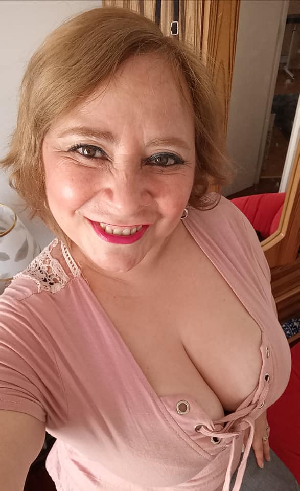 Sara Sanhueza Constanzo - https://www.facebook.com/carmyn.de