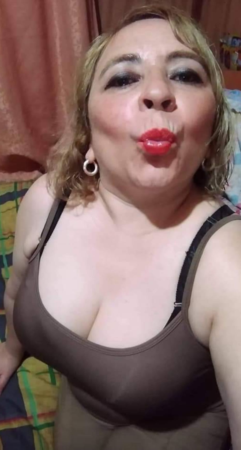 Sara Sanhueza Constanzo - https://www.facebook.com/carmyn.de