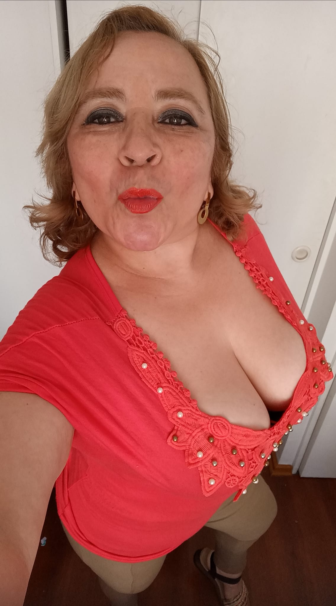 Sara Sanhueza Constanzo - https://www.facebook.com/carmyn.de