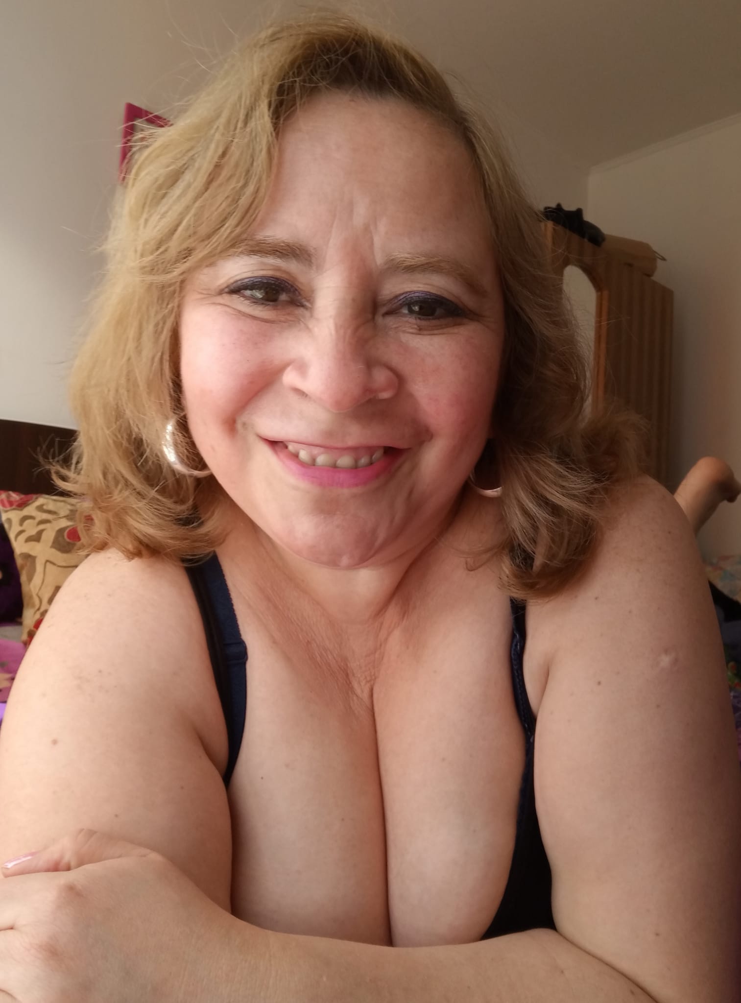 Sara Sanhueza Constanzo - https://www.facebook.com/carmyn.de