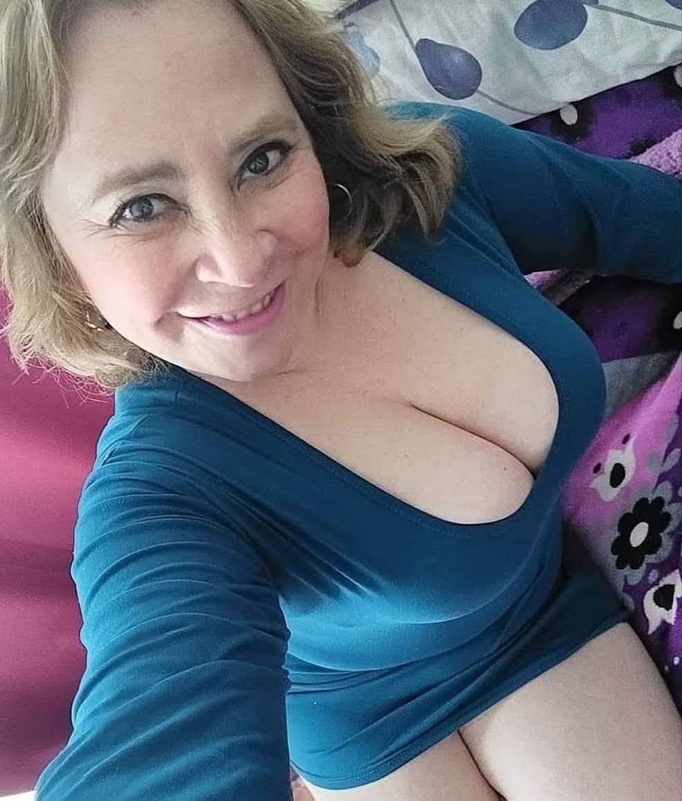 Sara Sanhueza Constanzo - https://www.facebook.com/carmyn.de