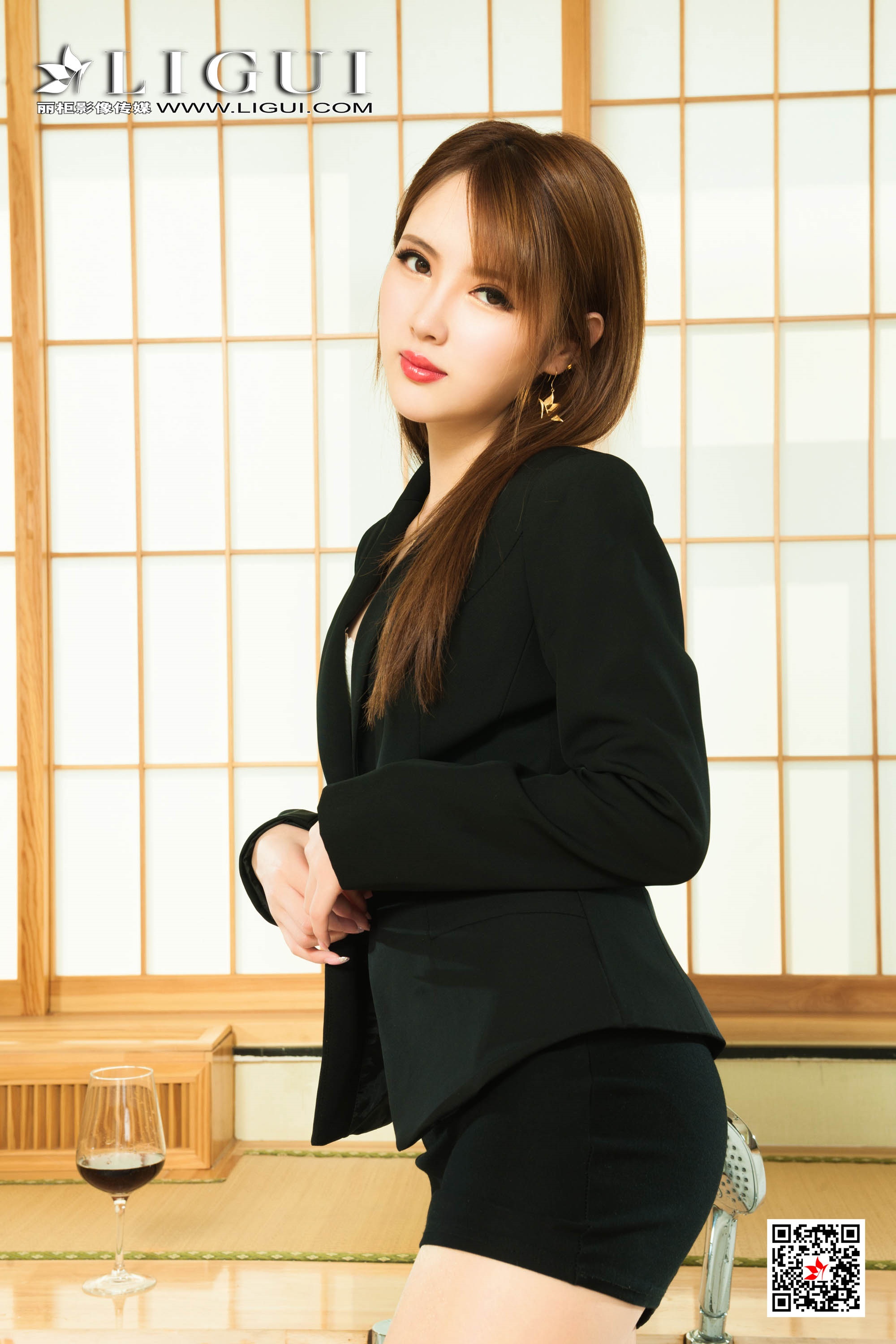 pretty lady dirty feet 178