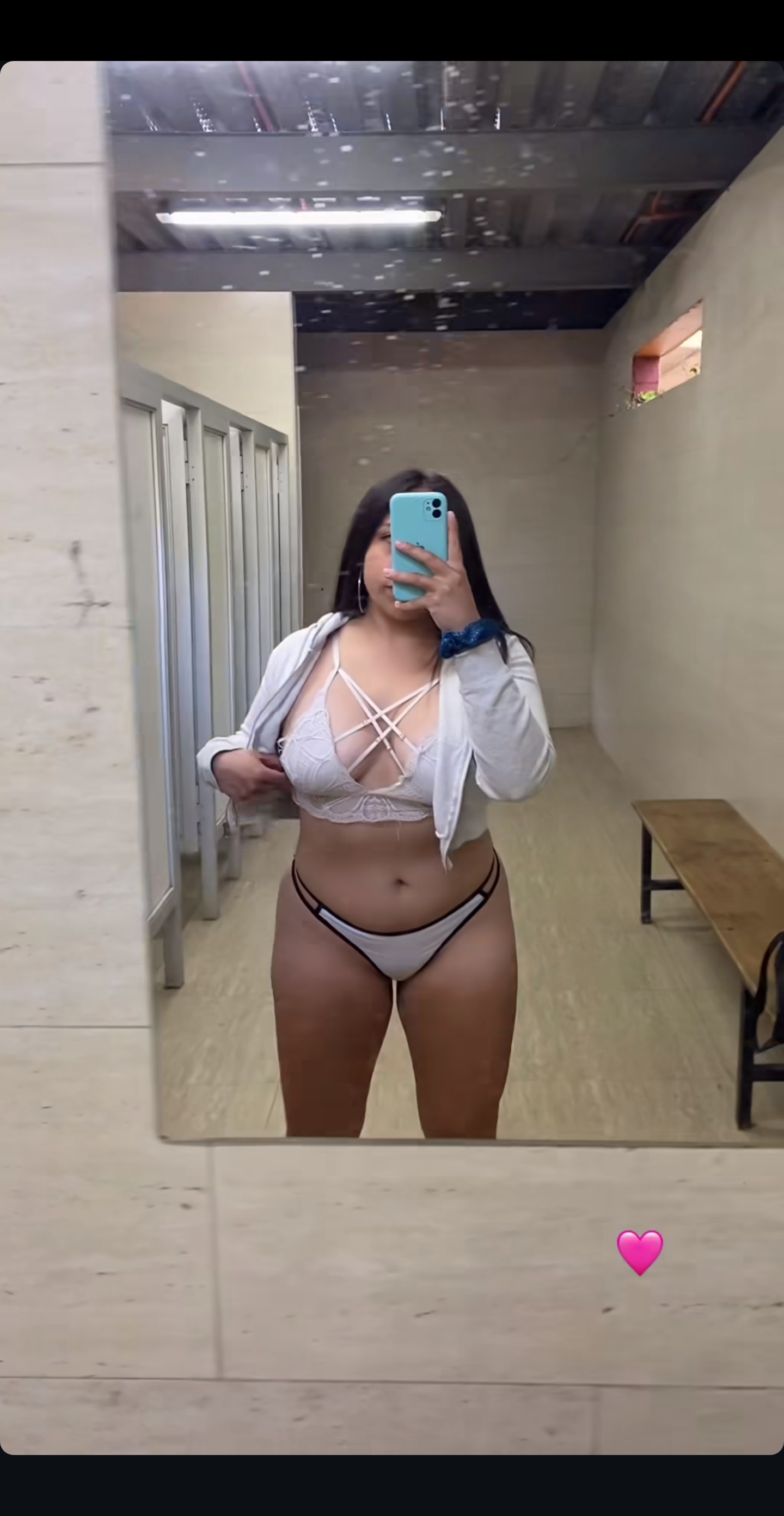 Instagram: daafnee_zf