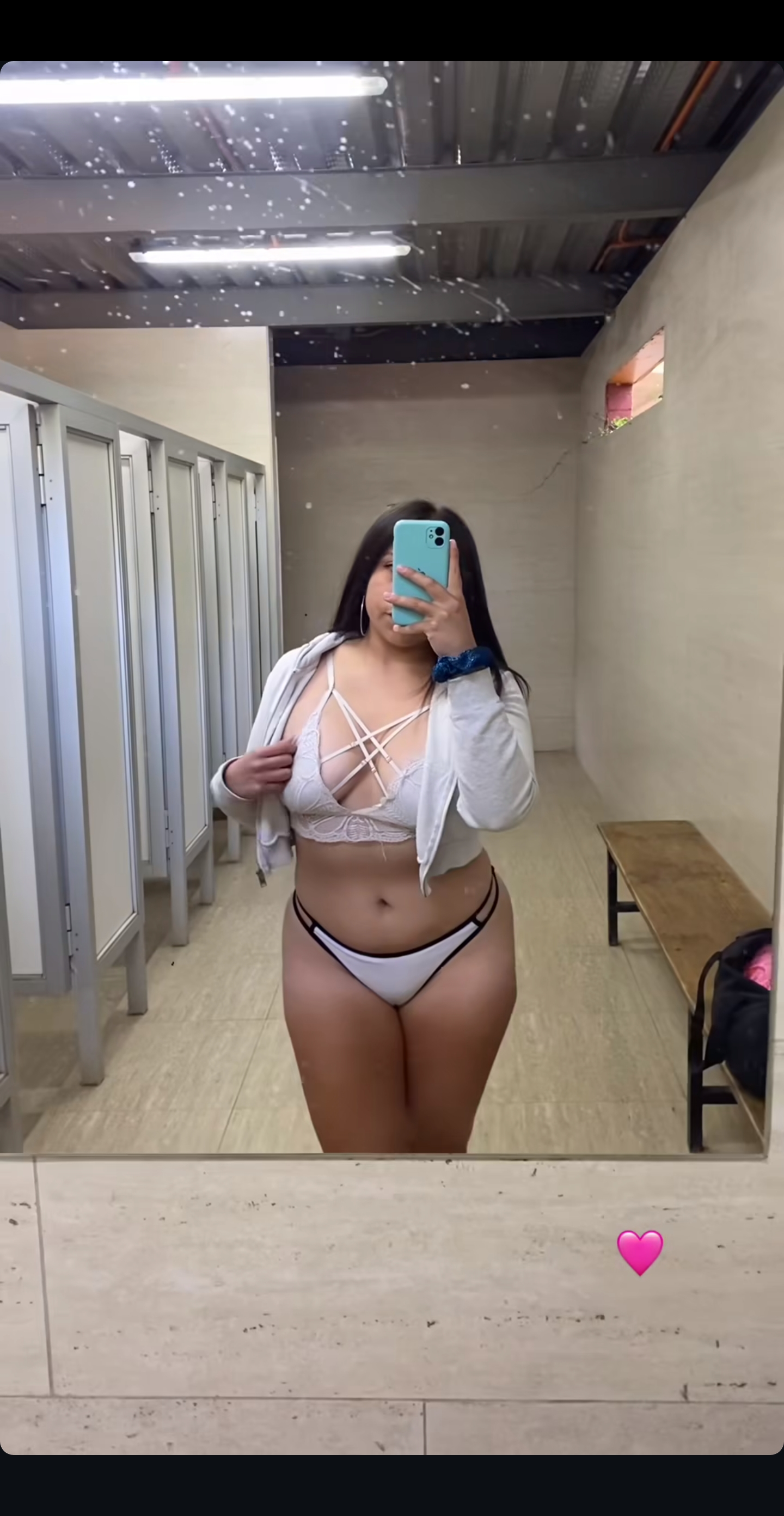 Instagram: daafnee_zf