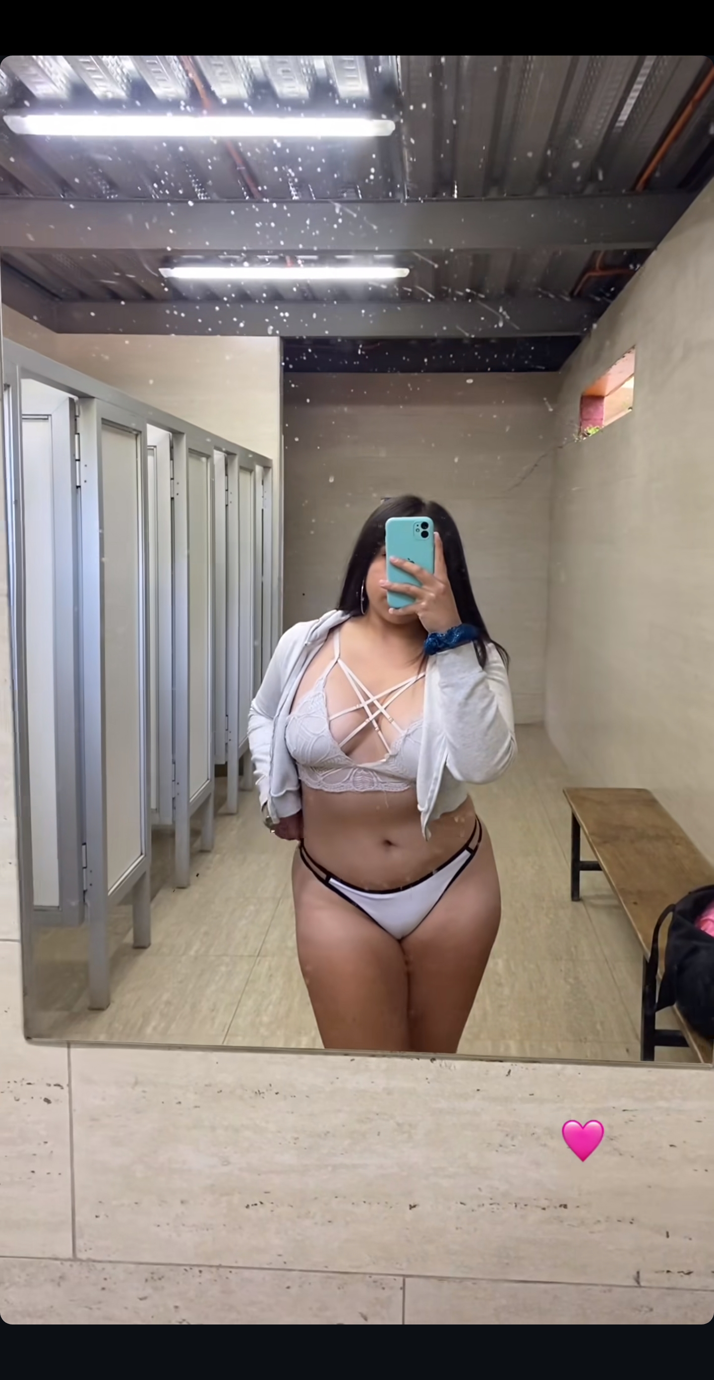 Instagram: daafnee_zf