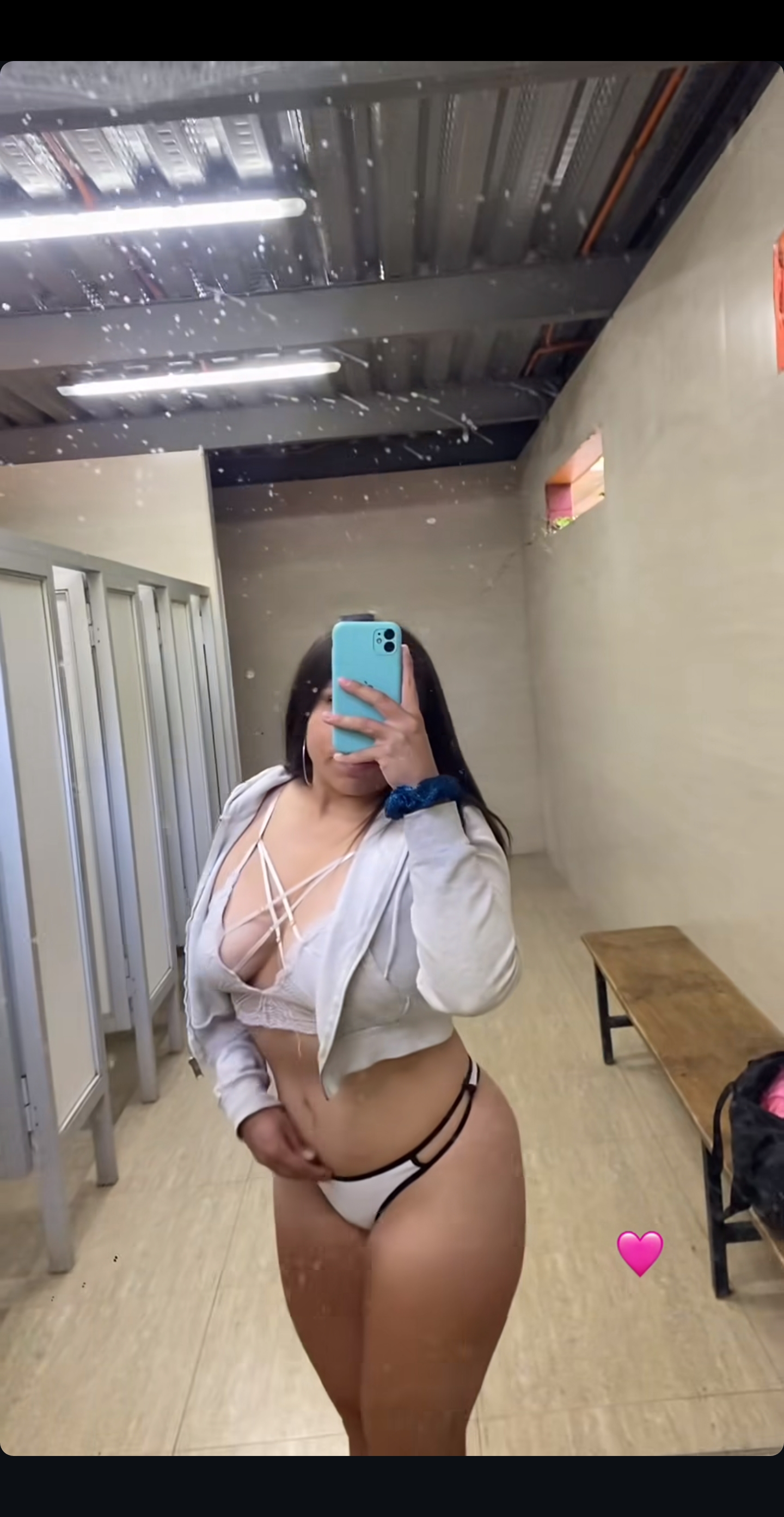 Instagram: daafnee_zf