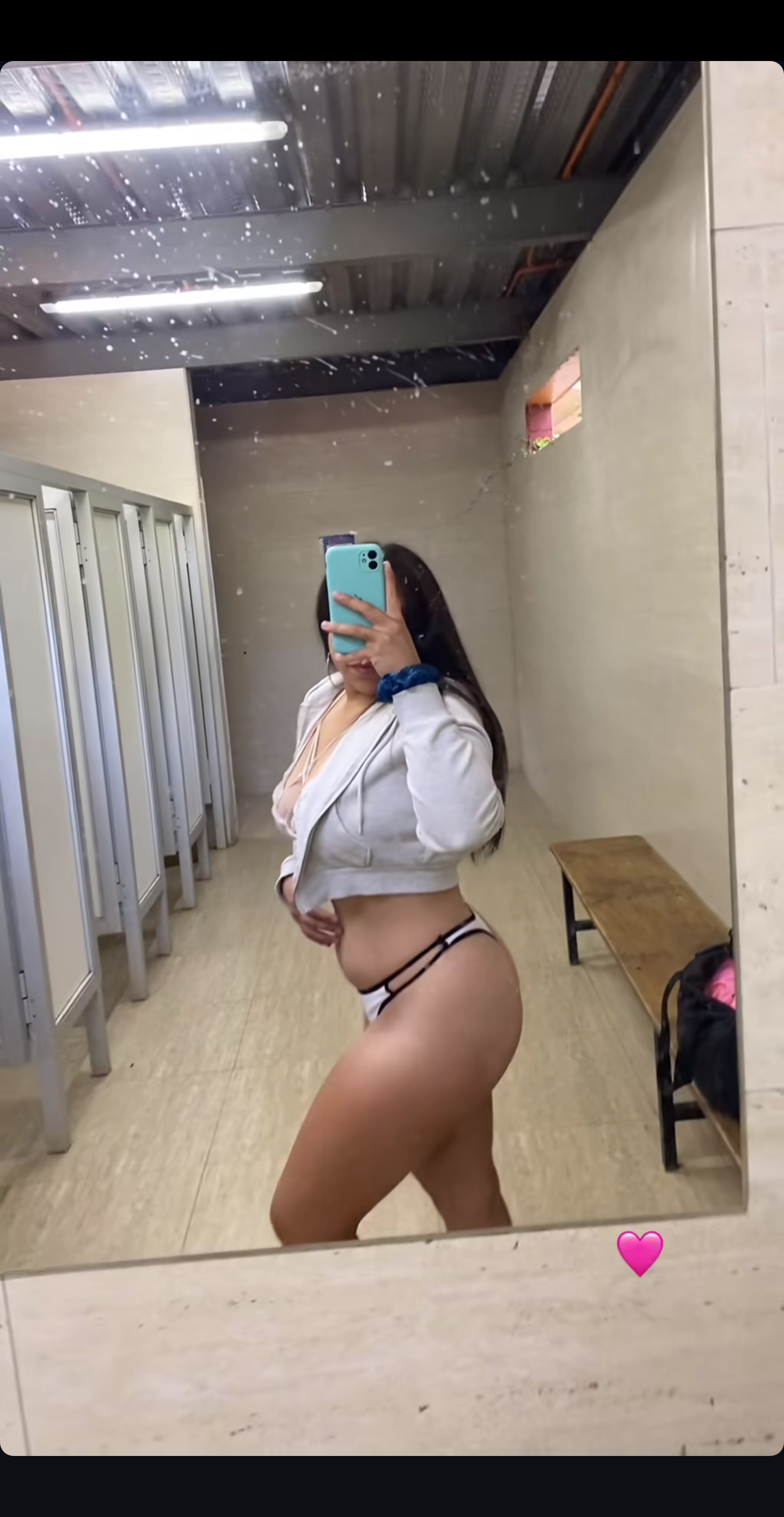 Instagram: daafnee_zf