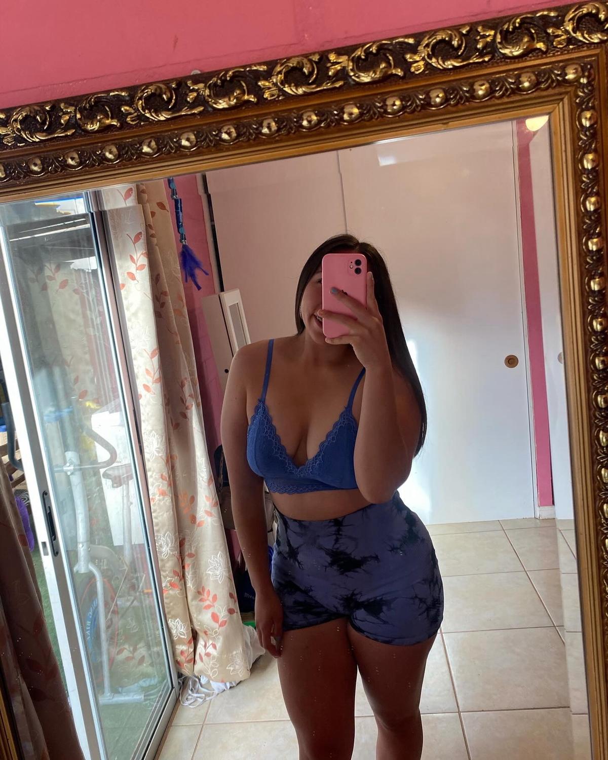 Instagram: daafnee_zf