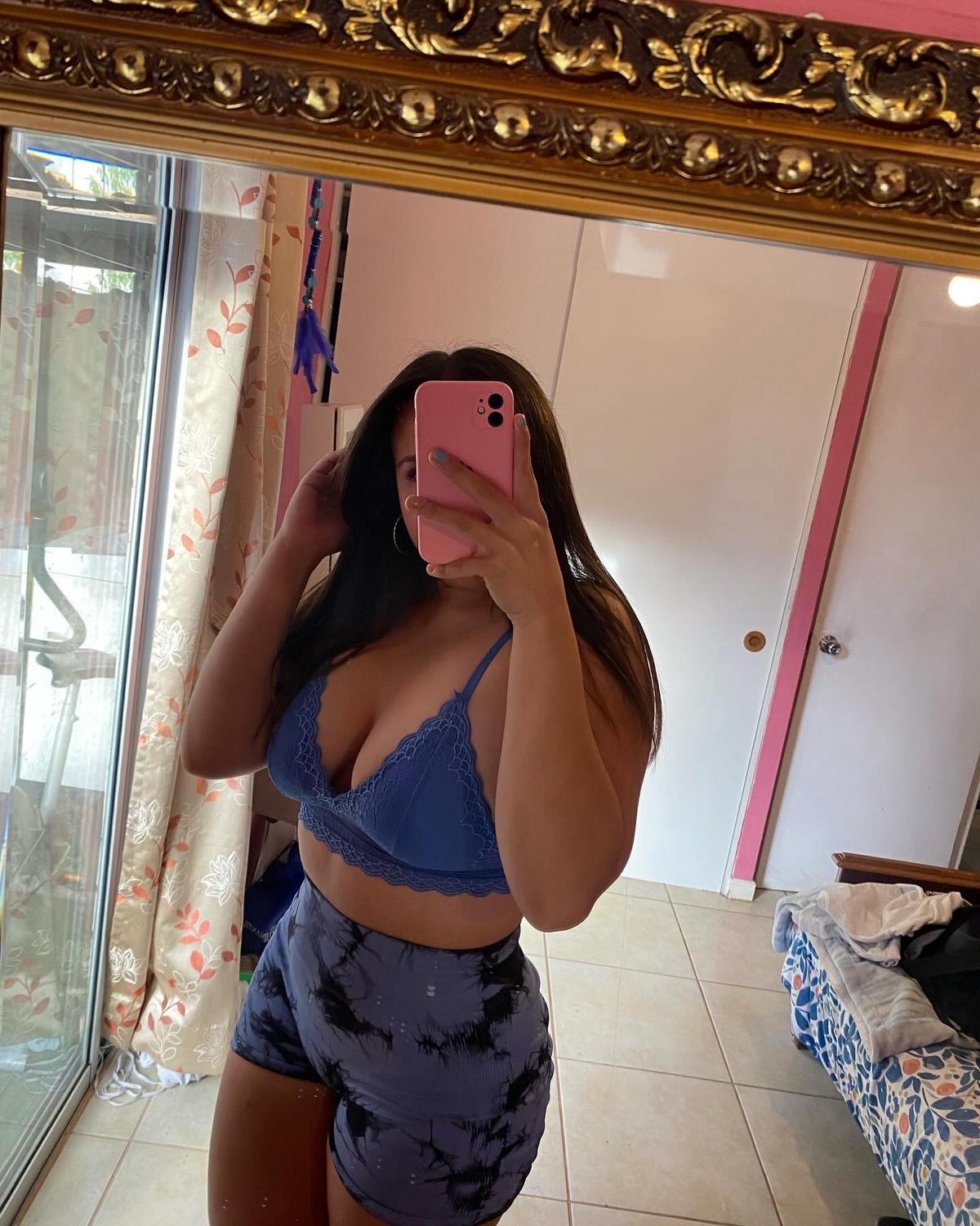 Instagram: daafnee_zf