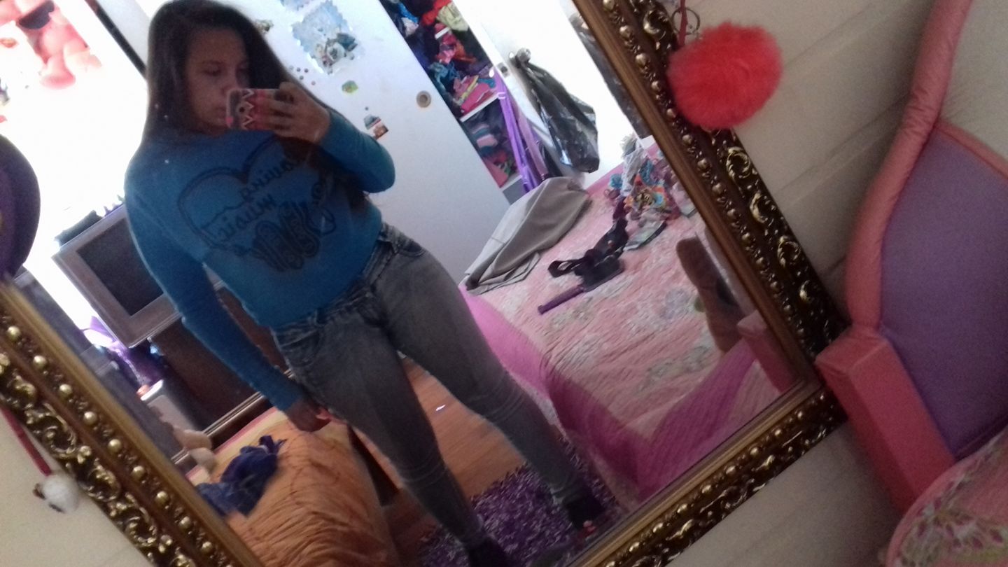 Instagram: daafnee_zf