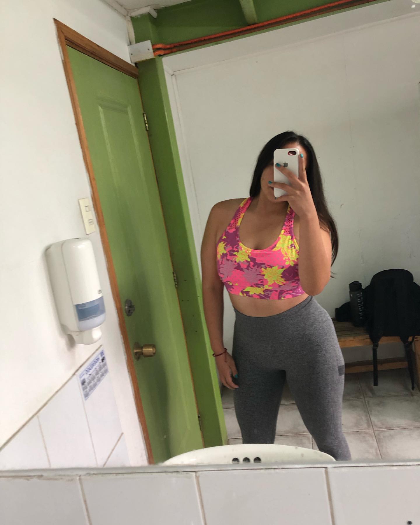 Instagram: daafnee_zf